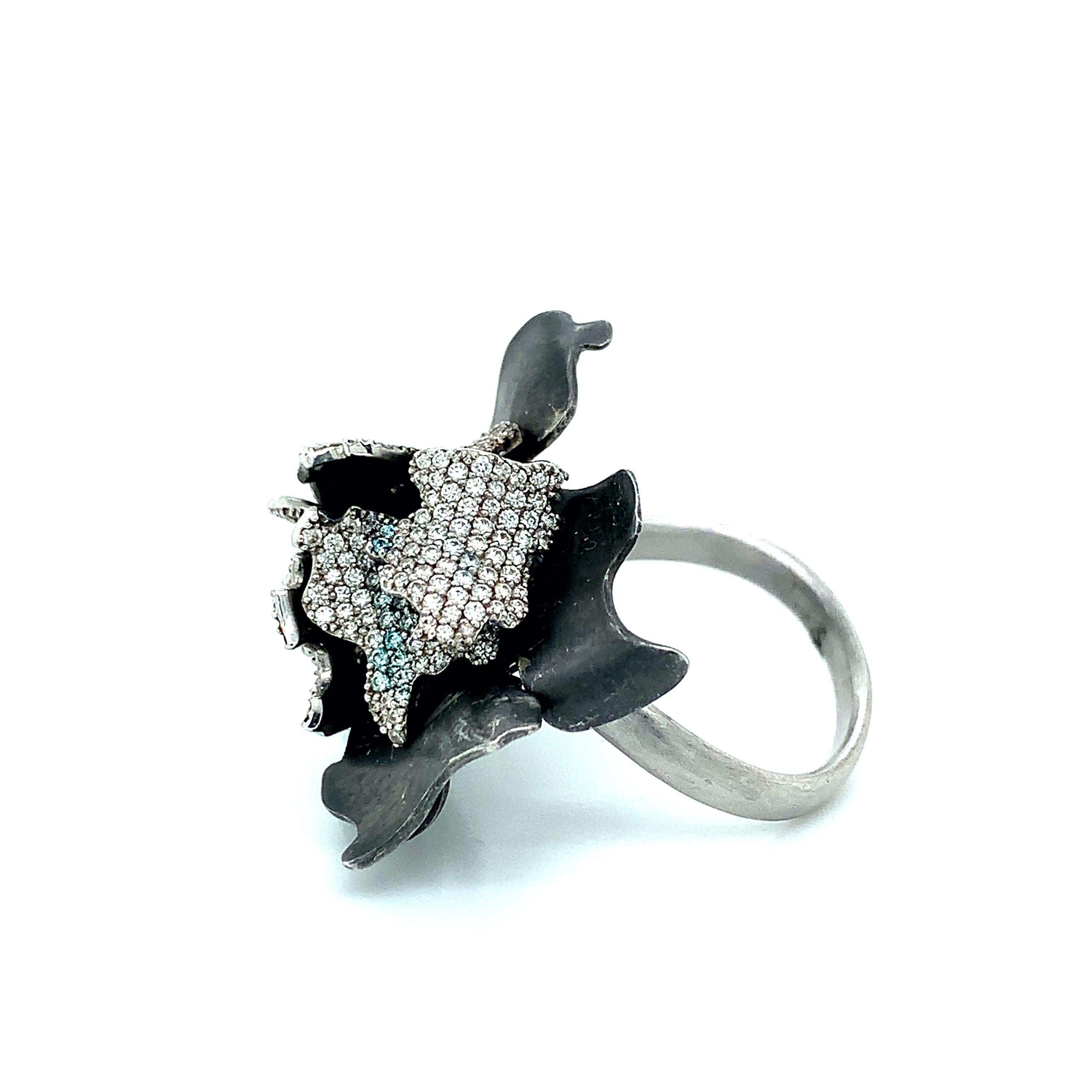 Frank Gehry for Tiffany & Co. Black Flower Diamond Ring In Excellent Condition For Sale In New York, NY