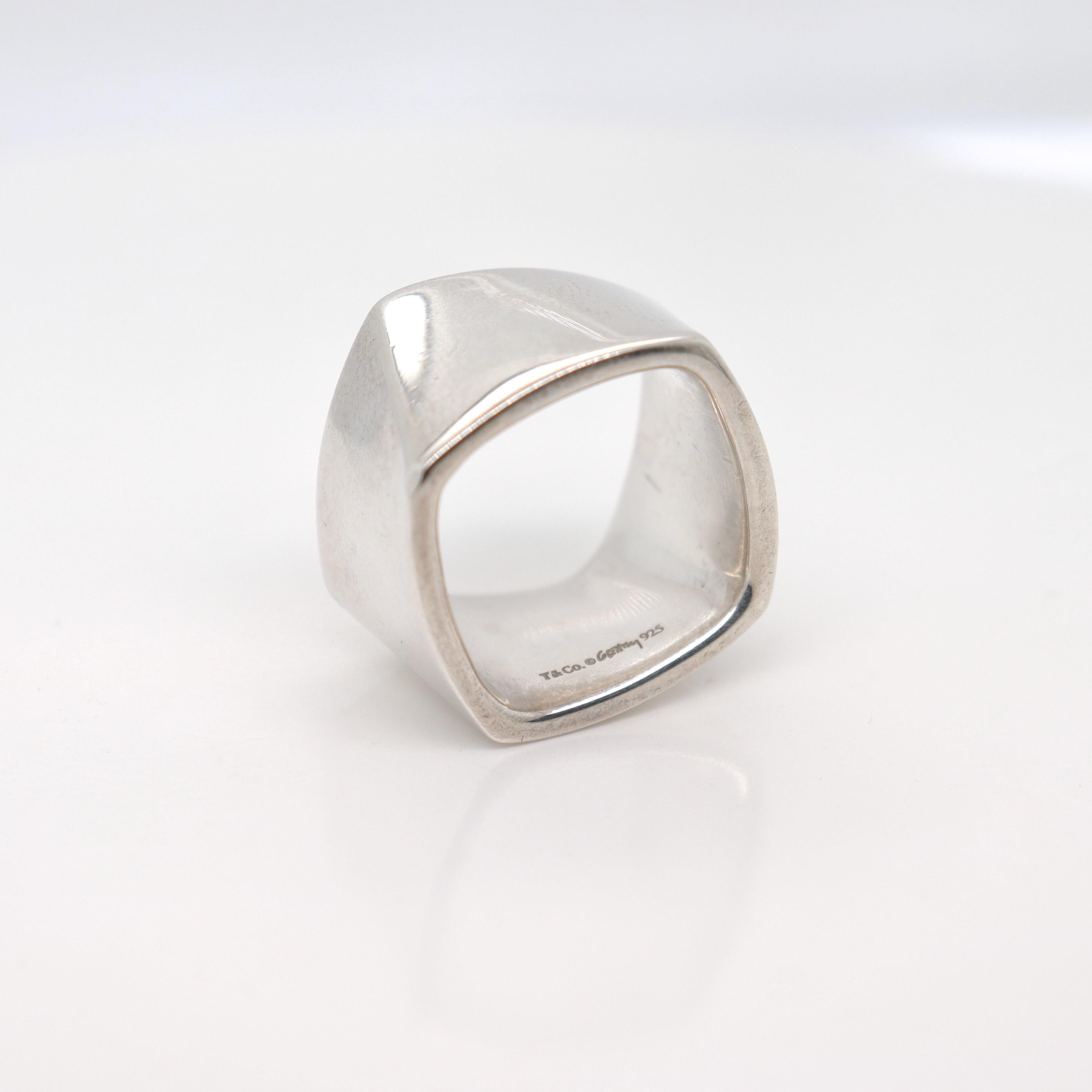 A fine Torque wide band silver ring.

In sterling silver.

Designed by Frank Gehry for Tiffany & Co.

Simply a wonderful ring!

Date:
20th Century

Overall Condition:
It is in overall good, as-pictured, used estate condition with some fine & light
