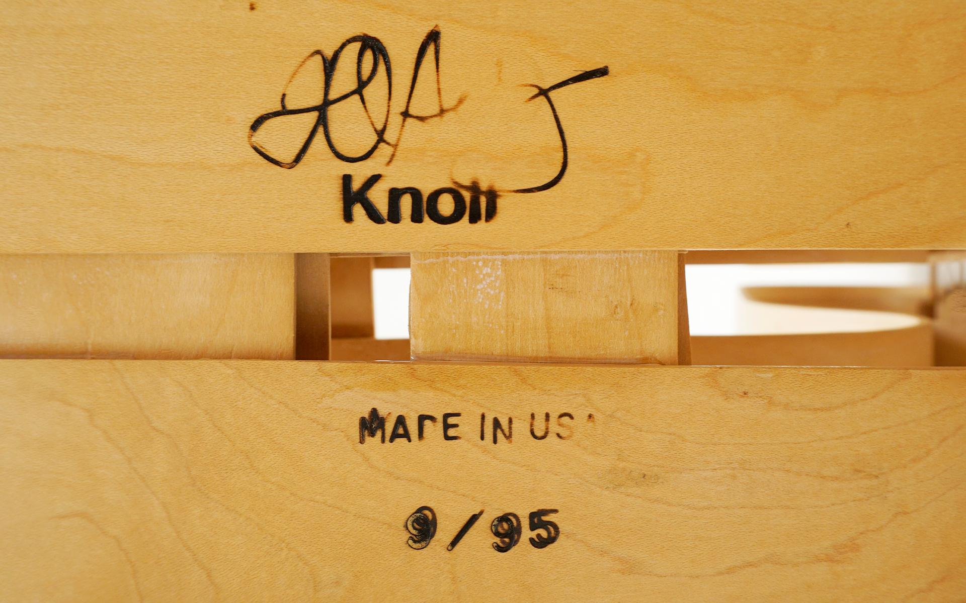 Frank Gehry Power Play-Stuhl und Ottomane für Knoll, signiert, guter Zustand im Angebot 2