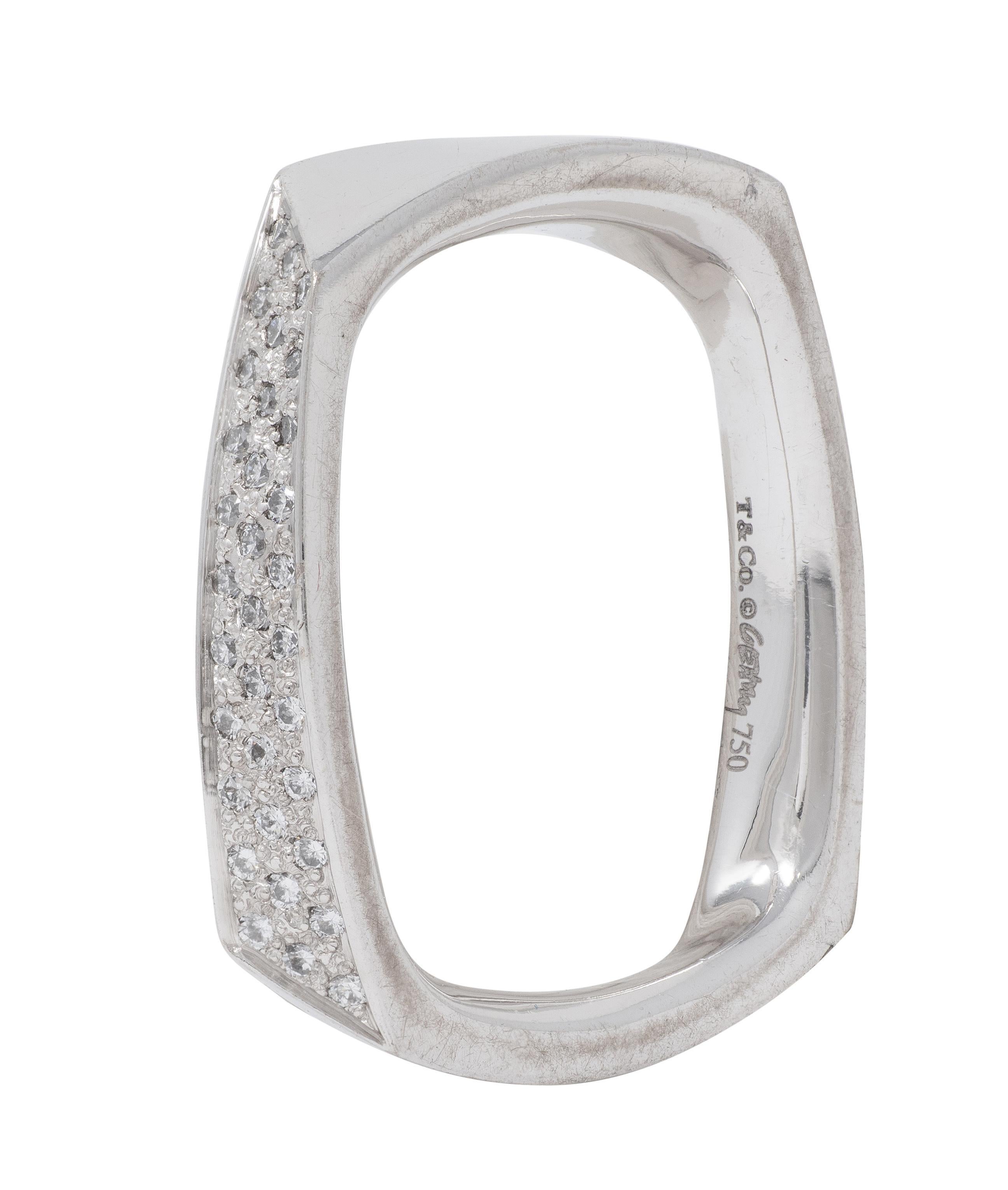 Frank Gehry for Tiffany & Co. 1990, anello con diamante in oro bianco 18 carati a forma di torque quadrato in vendita 3