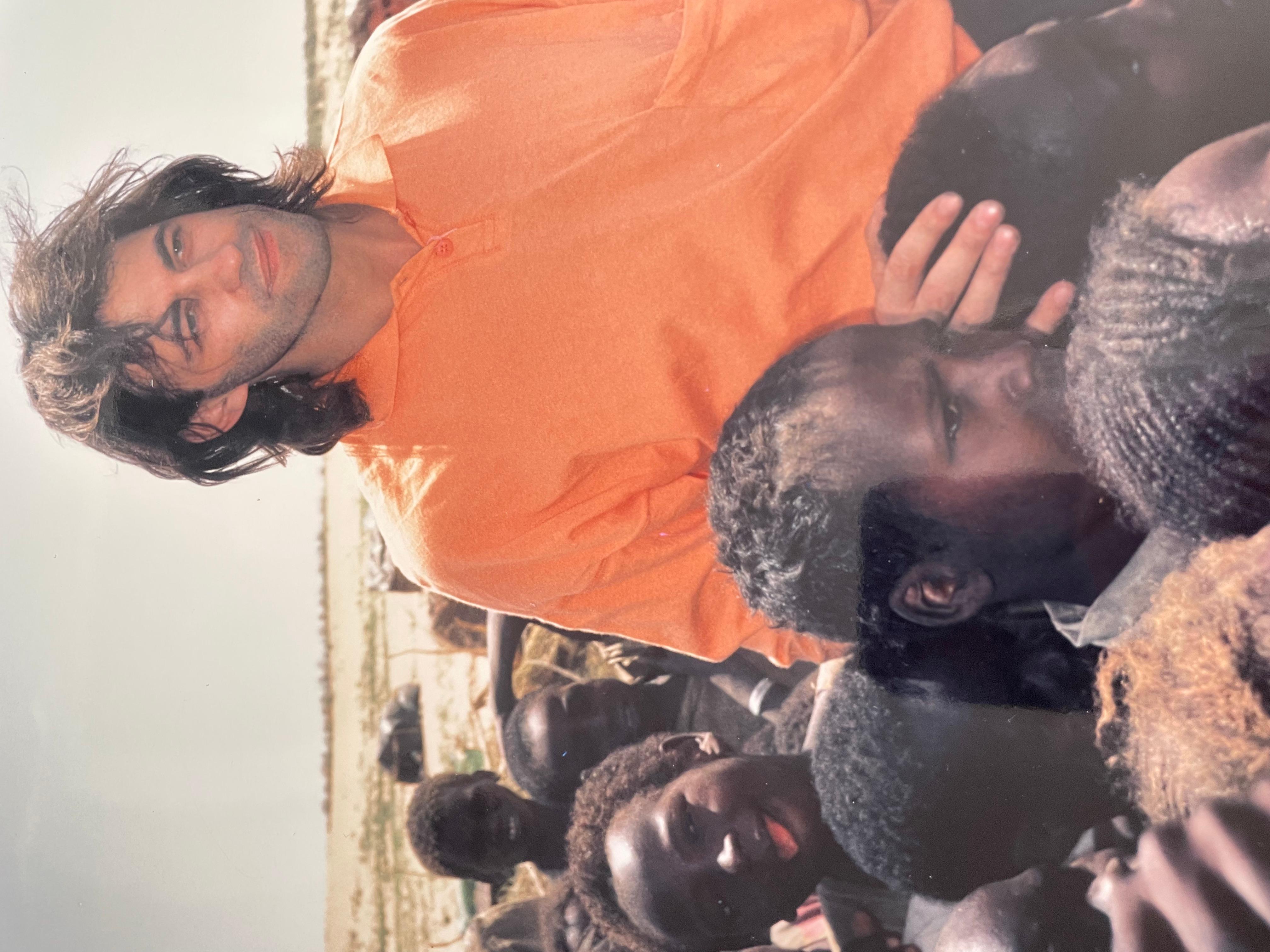 Bob Geldof in Africa fotografia a colori 16x12 in vendita 1