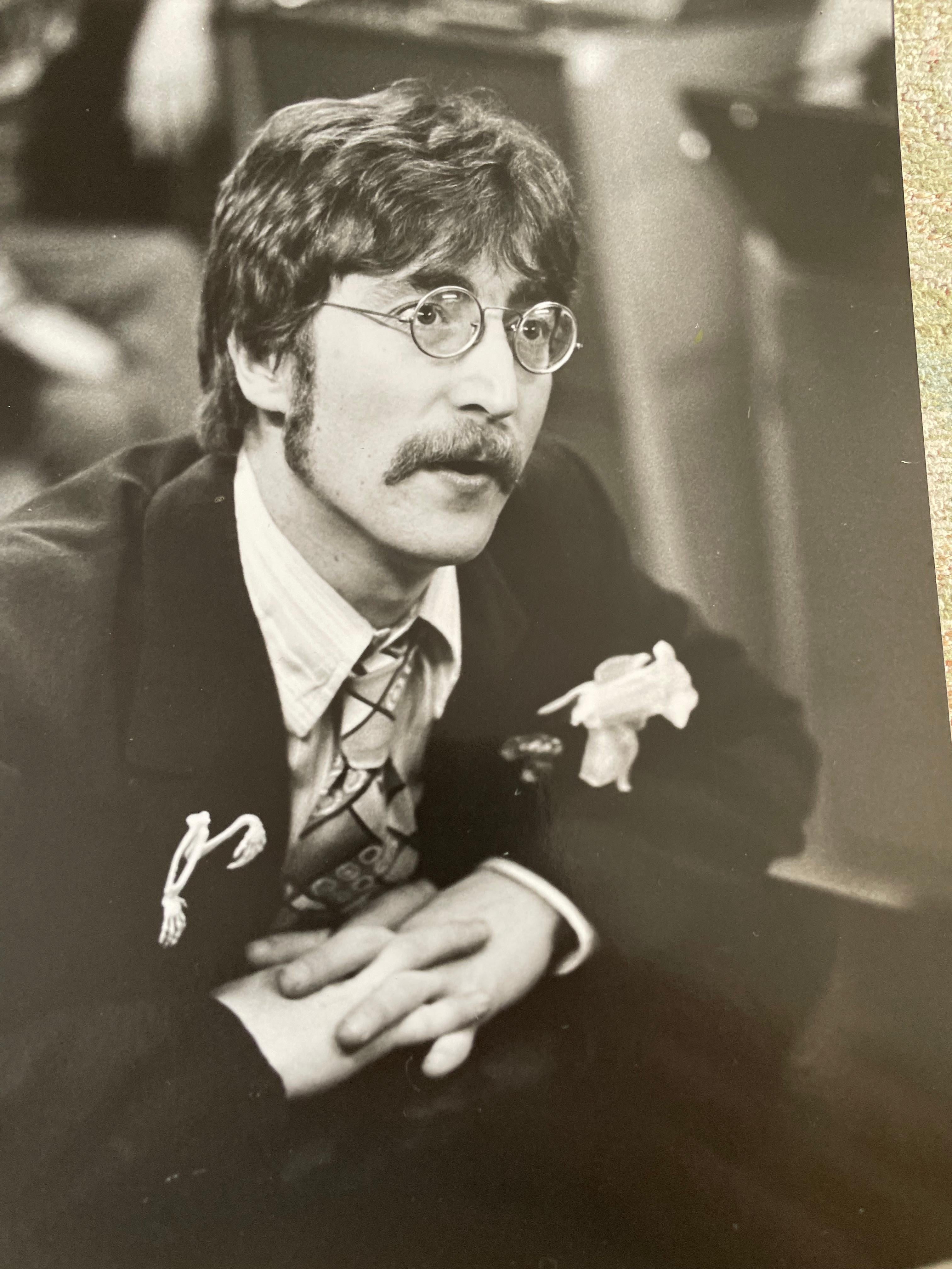 John Lennon agli Studi Abbey Rd 1967 b/n alla gelatina d'argento STAMPA A mano VINTAGE in vendita 7