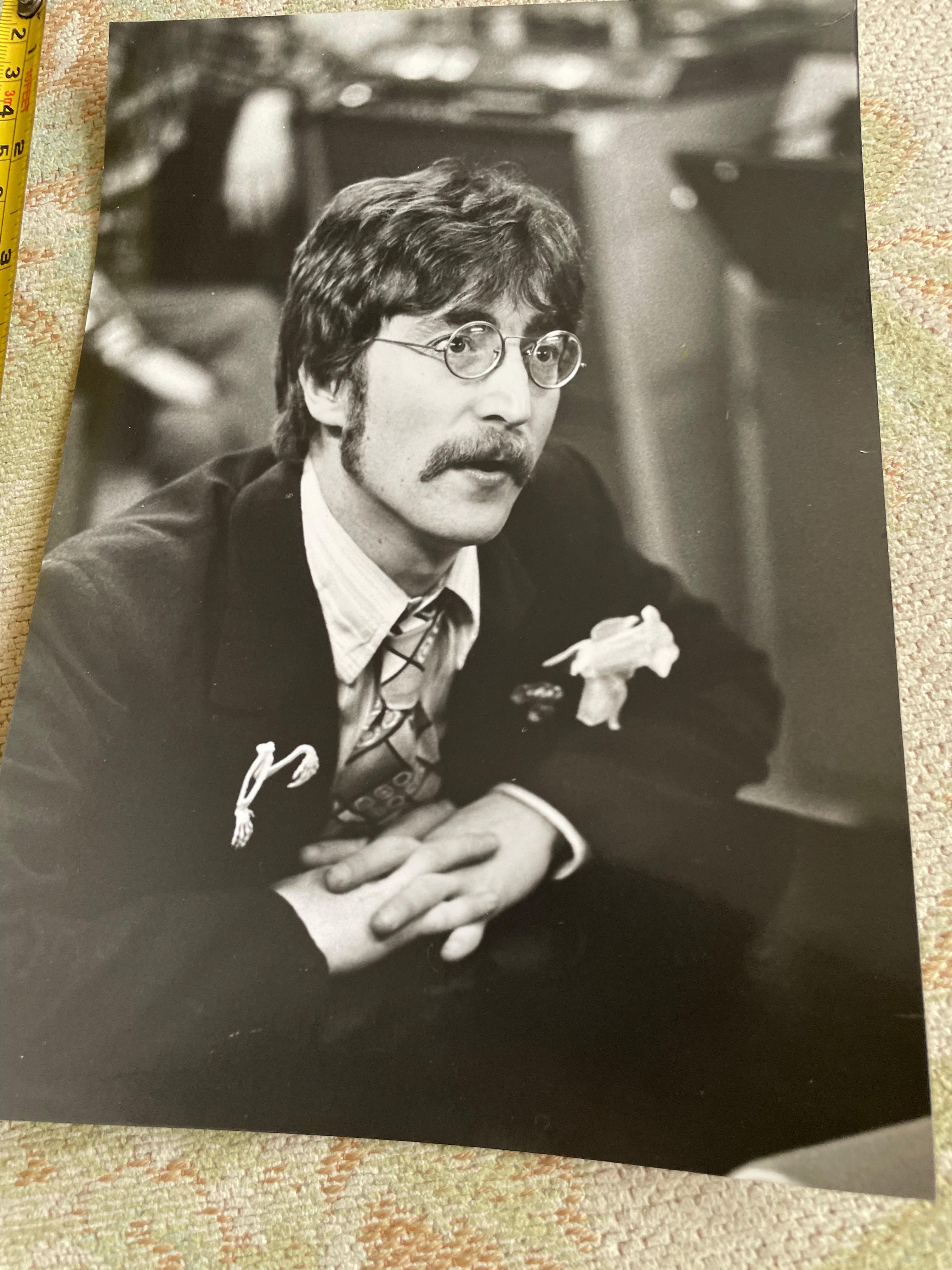 John Lennon agli Studi Abbey Rd 1967 b/n alla gelatina d'argento STAMPA A mano VINTAGE in vendita 1