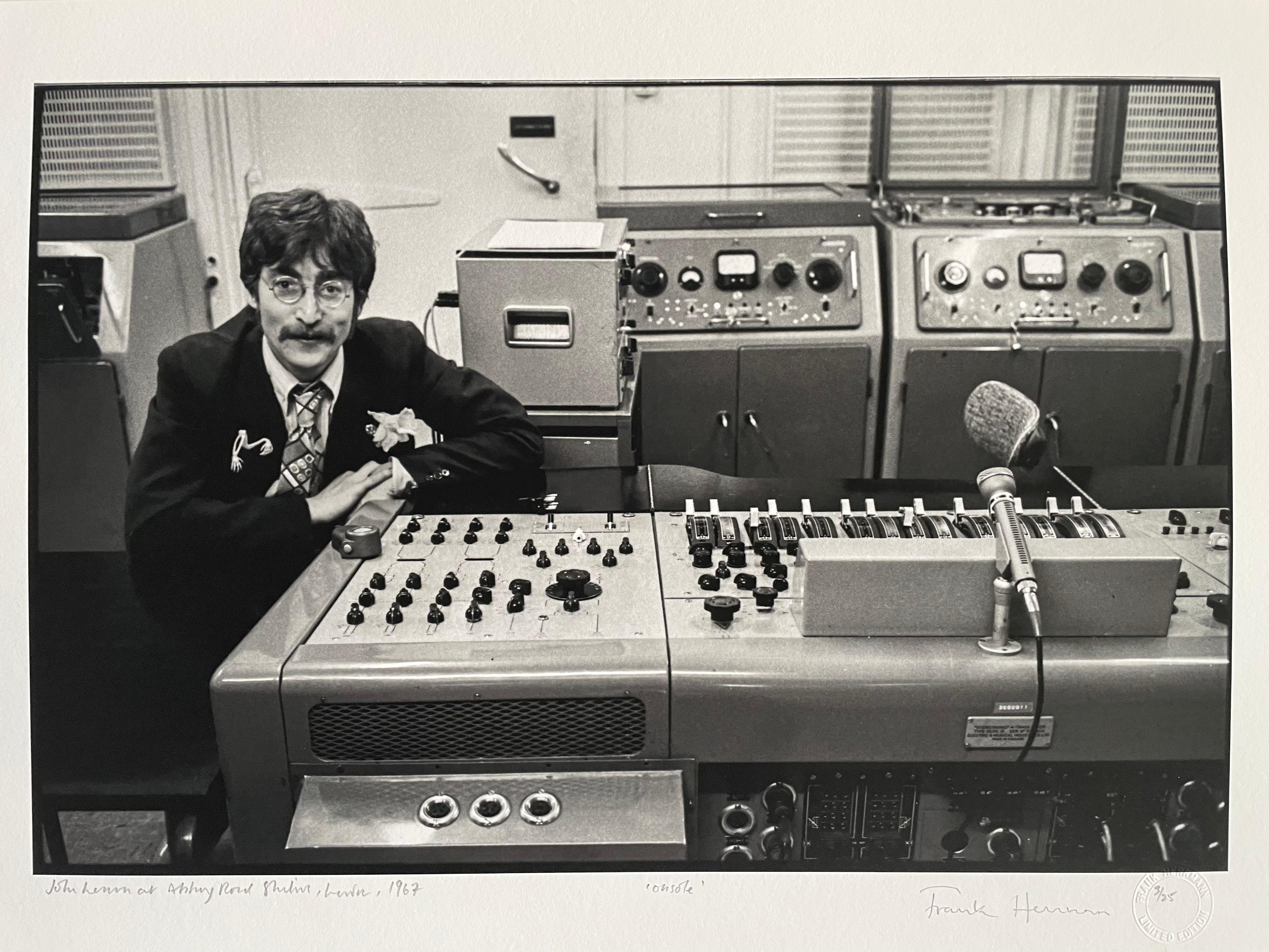 John Lennon negli Studio Abbey Rd  fotografia d'archivio in b/n 17 x 25 pollici in vendita 10
