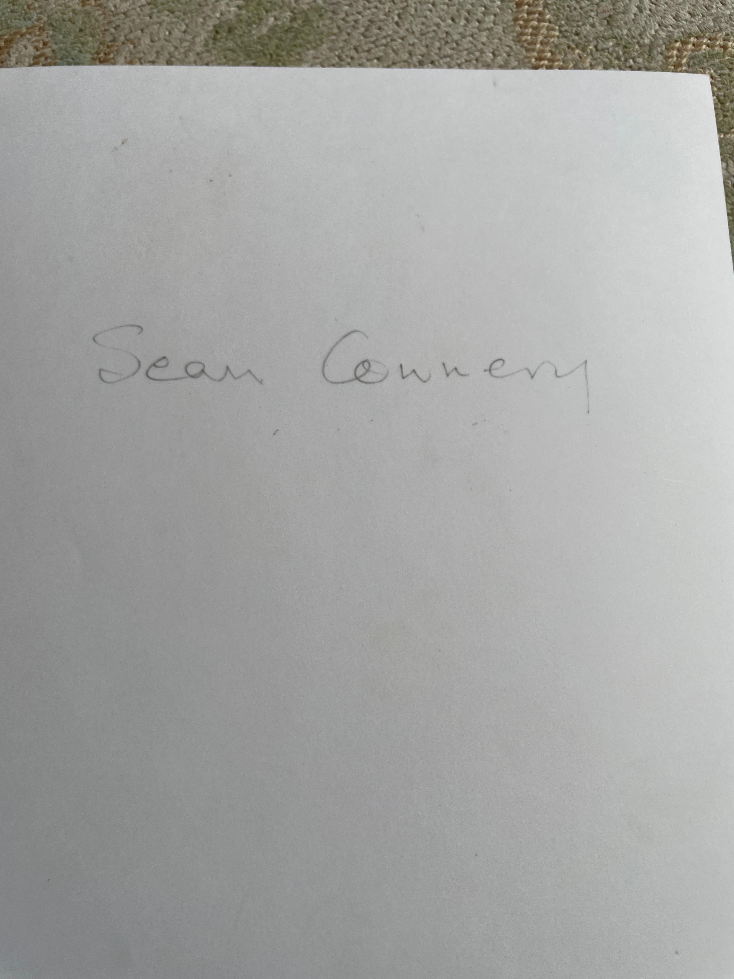 Sean Connery im Mayfair Hotel 1980er Jahre b/w Silberdruck im Angebot 4