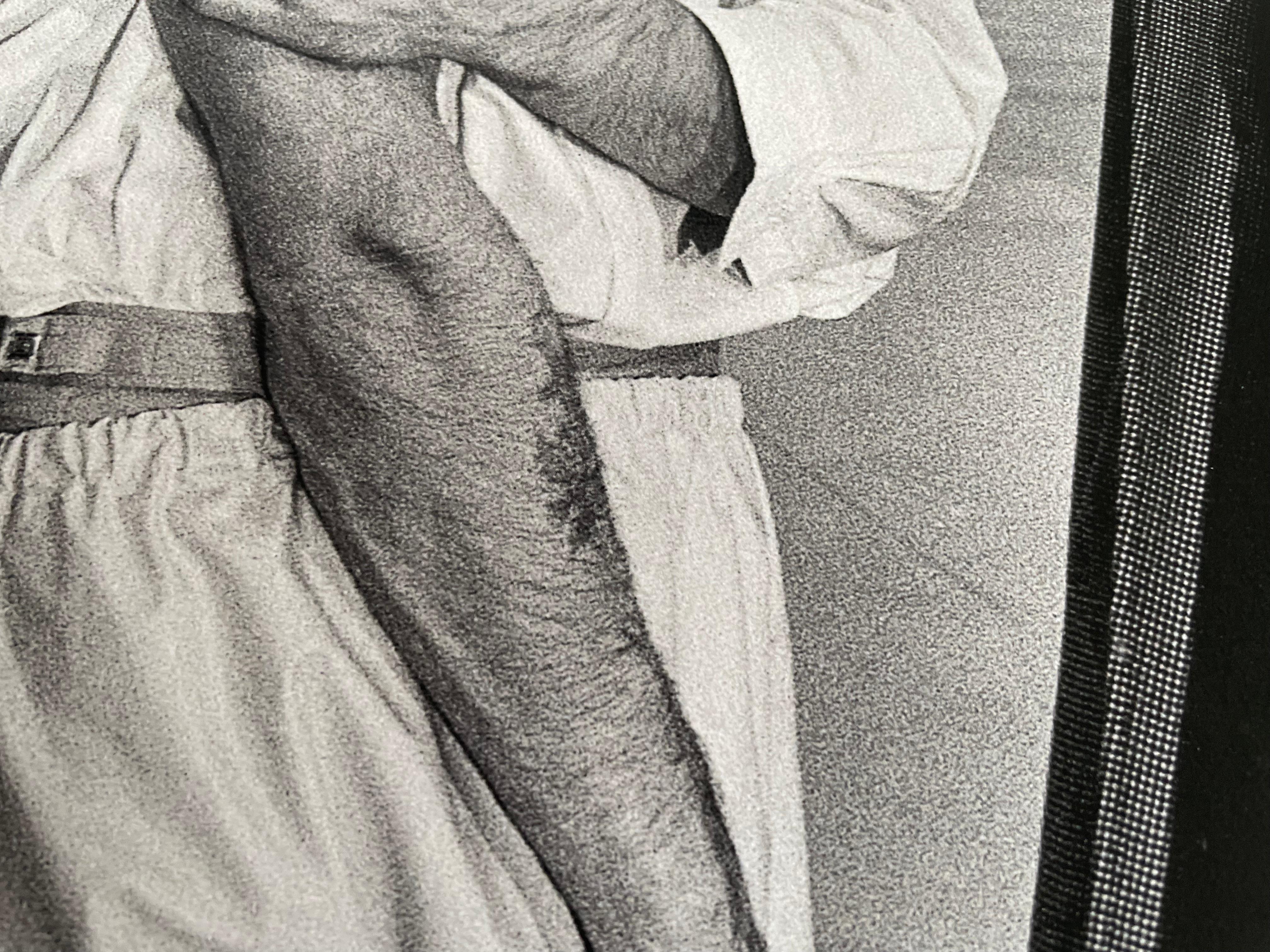 Sean Connery & Ian Fleming am Set von Dr.No b/w Fotografie 17 x25 Zoll im Angebot 1