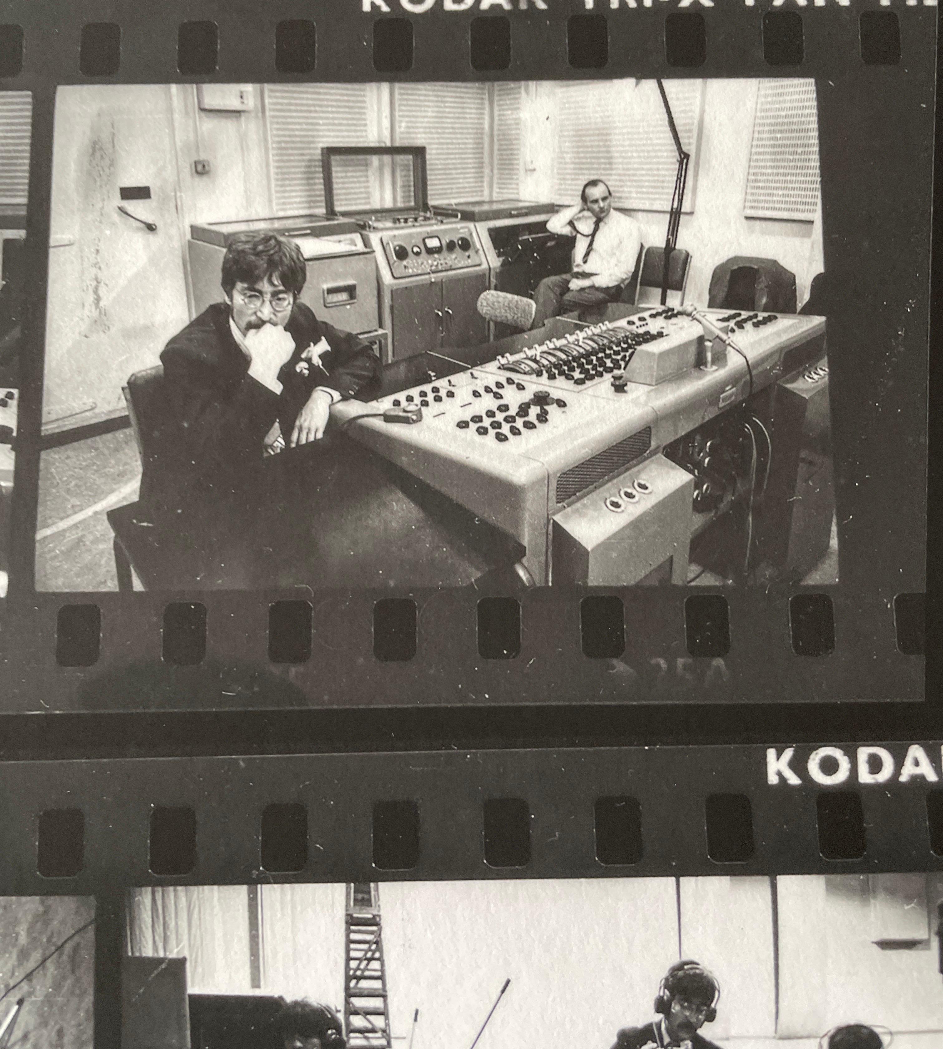 The Beatles ad Abbey Road Londra 1967 b/n in formato gigante LOST in vendita 2