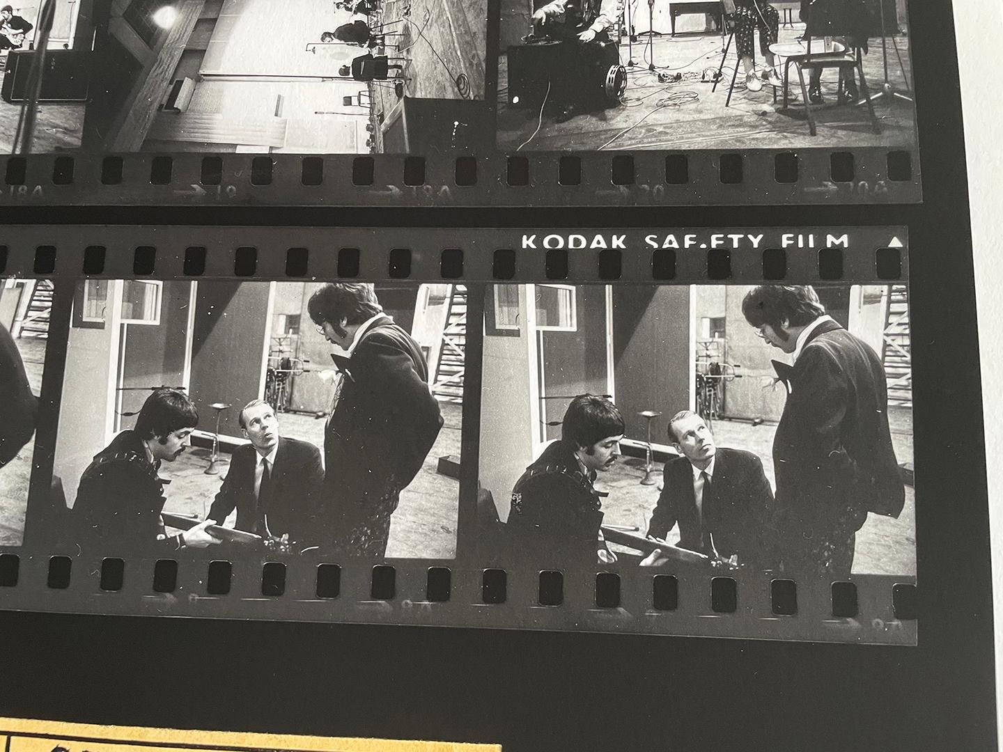 The Beatles oversize CONTACT SHEET - LOST tirage photographique n/b sur papier - Contemporain Print par Frank Herrmann