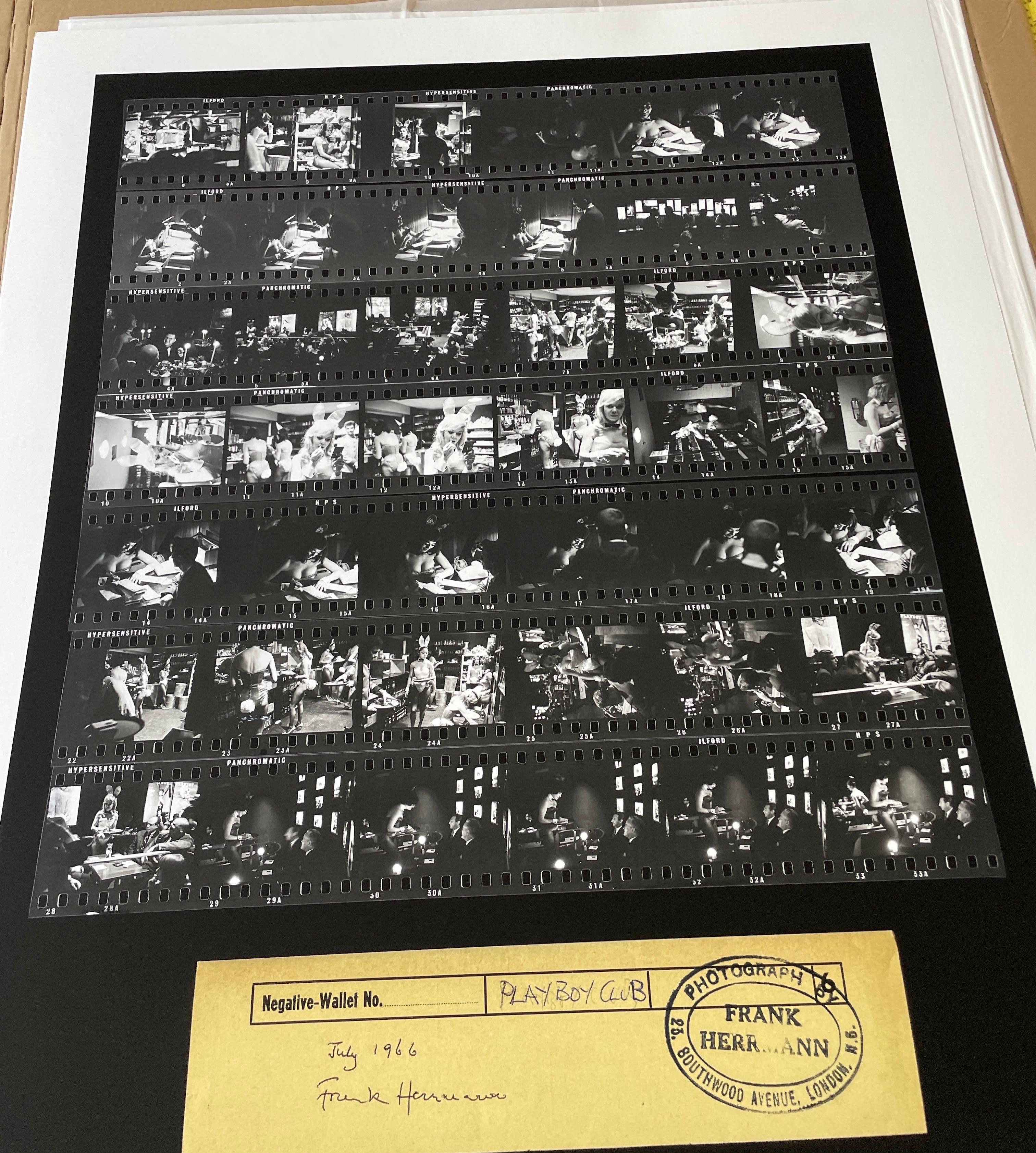 The Playboy Club Fiche de contact n/b surdimensionnée en vente 9