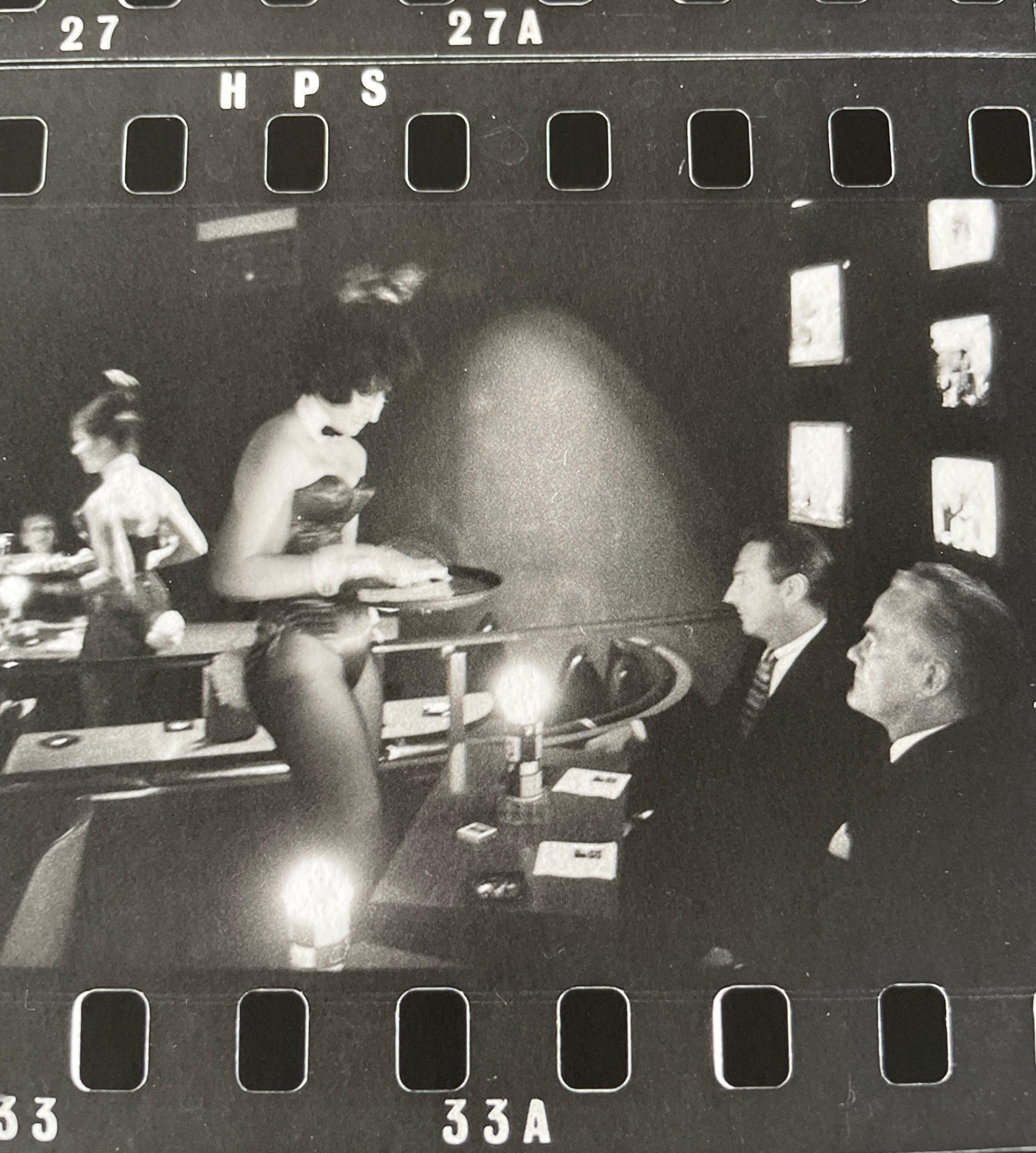 The Playboy Club Fiche de contact n/b surdimensionnée en vente 1
