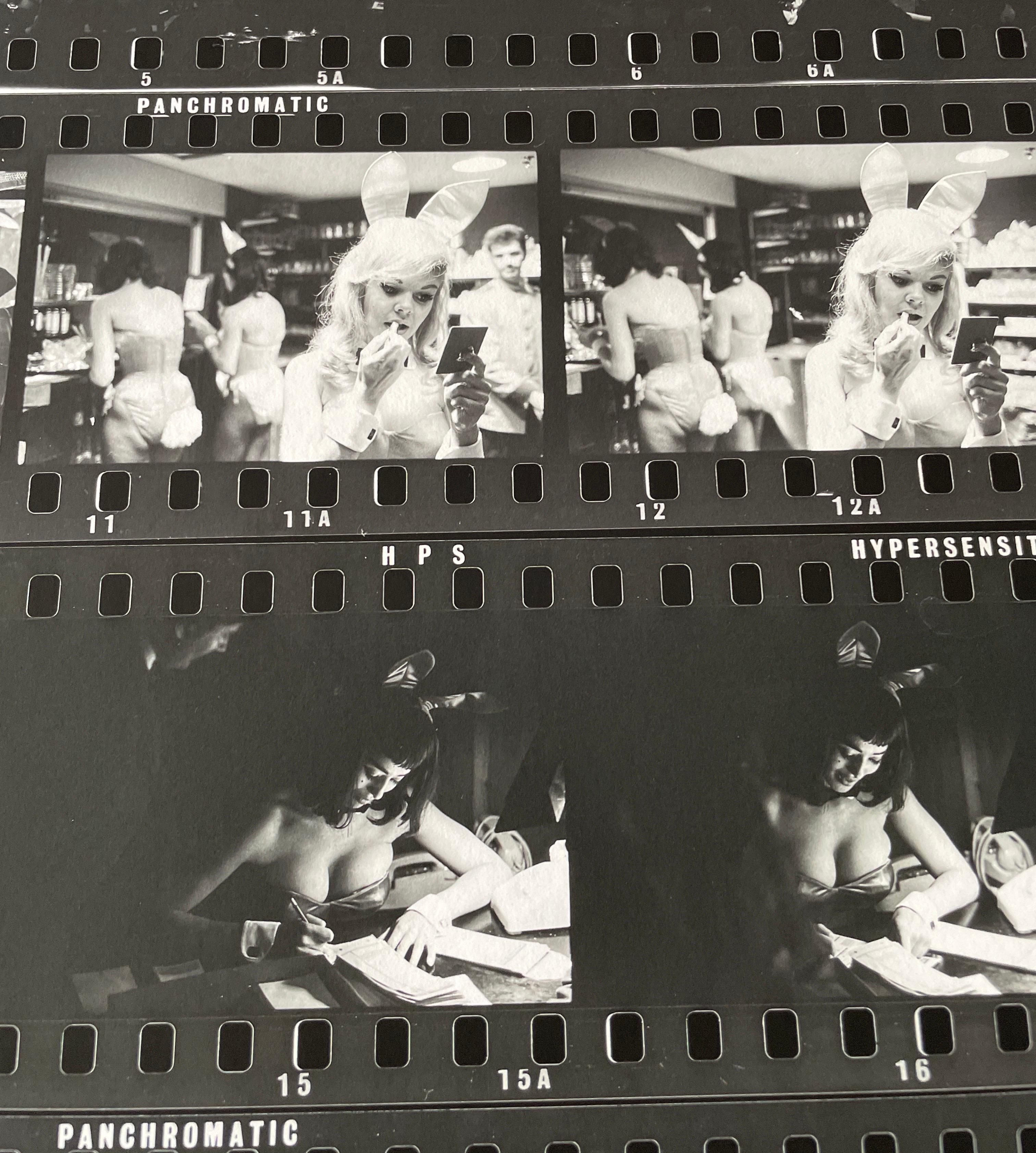 The Playboy Club Fiche de contact n/b surdimensionnée en vente 3