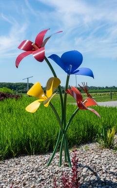 Somewhere in Between – Stahlskulptur für den Außenbereich, großformatiger Blumenstrauß