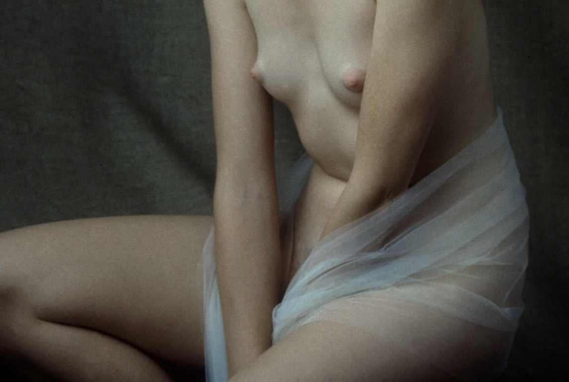 Kristin, Framed Dye Transfer Print, 1980 - Black Nude Photograph by Frank Horvat