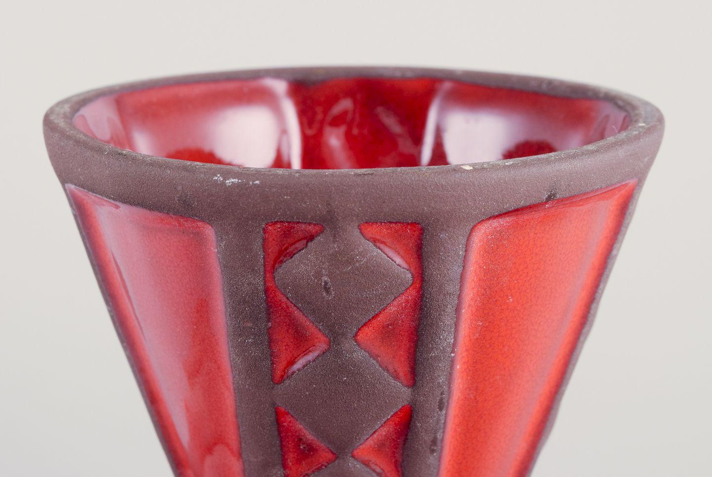 Frank Keramik, Dänemark. Ein Paar Vasen und ein Kerzenhalter aus glasiertem Steingut. (Tonware) im Angebot