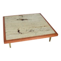 Frank Kyle niedriges Profil Couchtisch Travertin Mahagoni Messing Hüfte 1960er Jahre