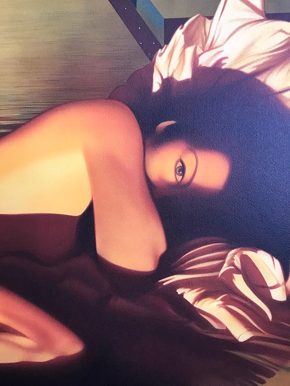 SPELLBOUND Lithographie signée, Femme nue couchée, Coucher de soleil doré, Art érotique - Print de Frank Licsko
