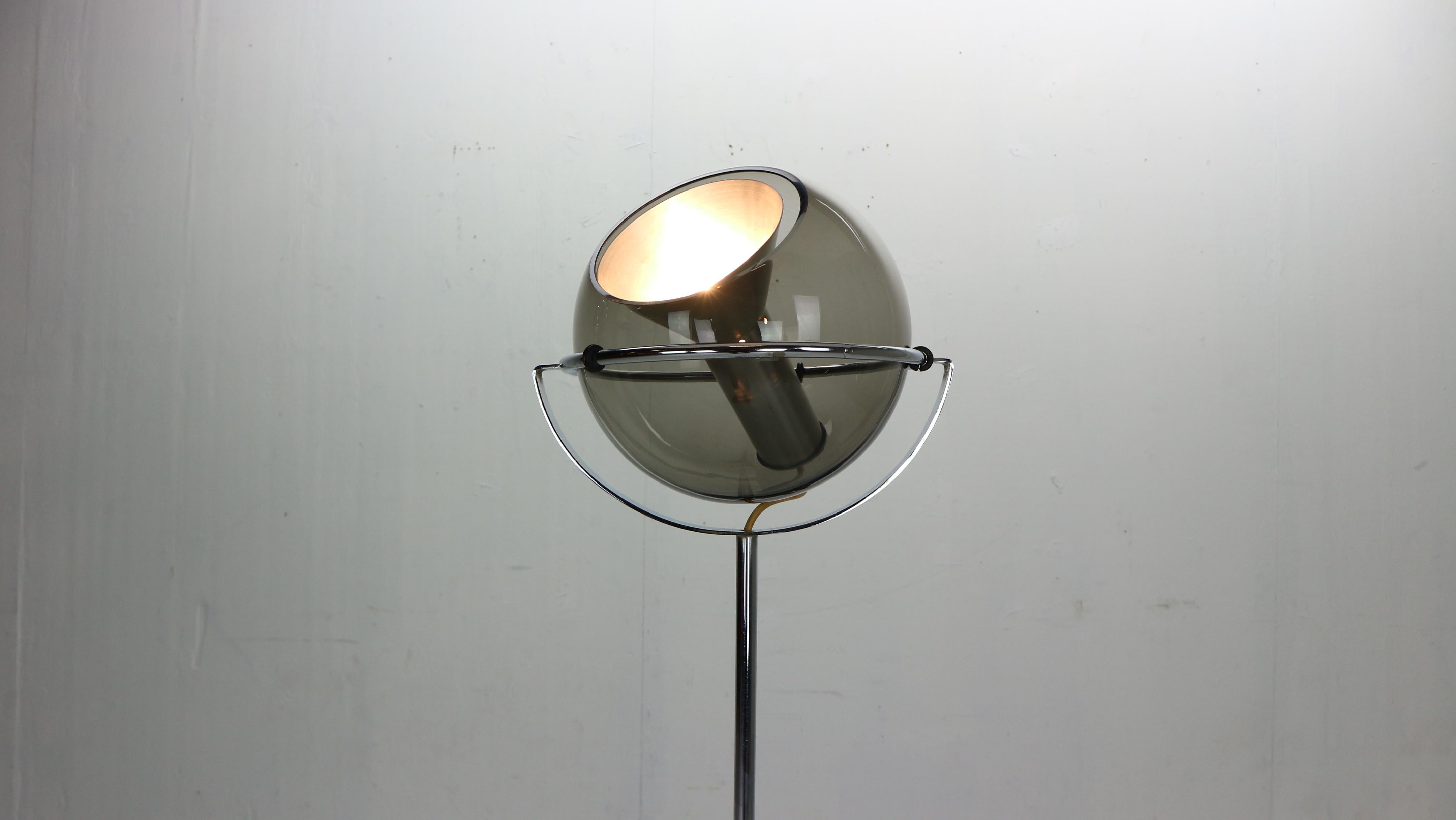 Frank Ligtelijn Adjustable Globe Floor Lamp for RAAK, 1960 Dutch Design 8