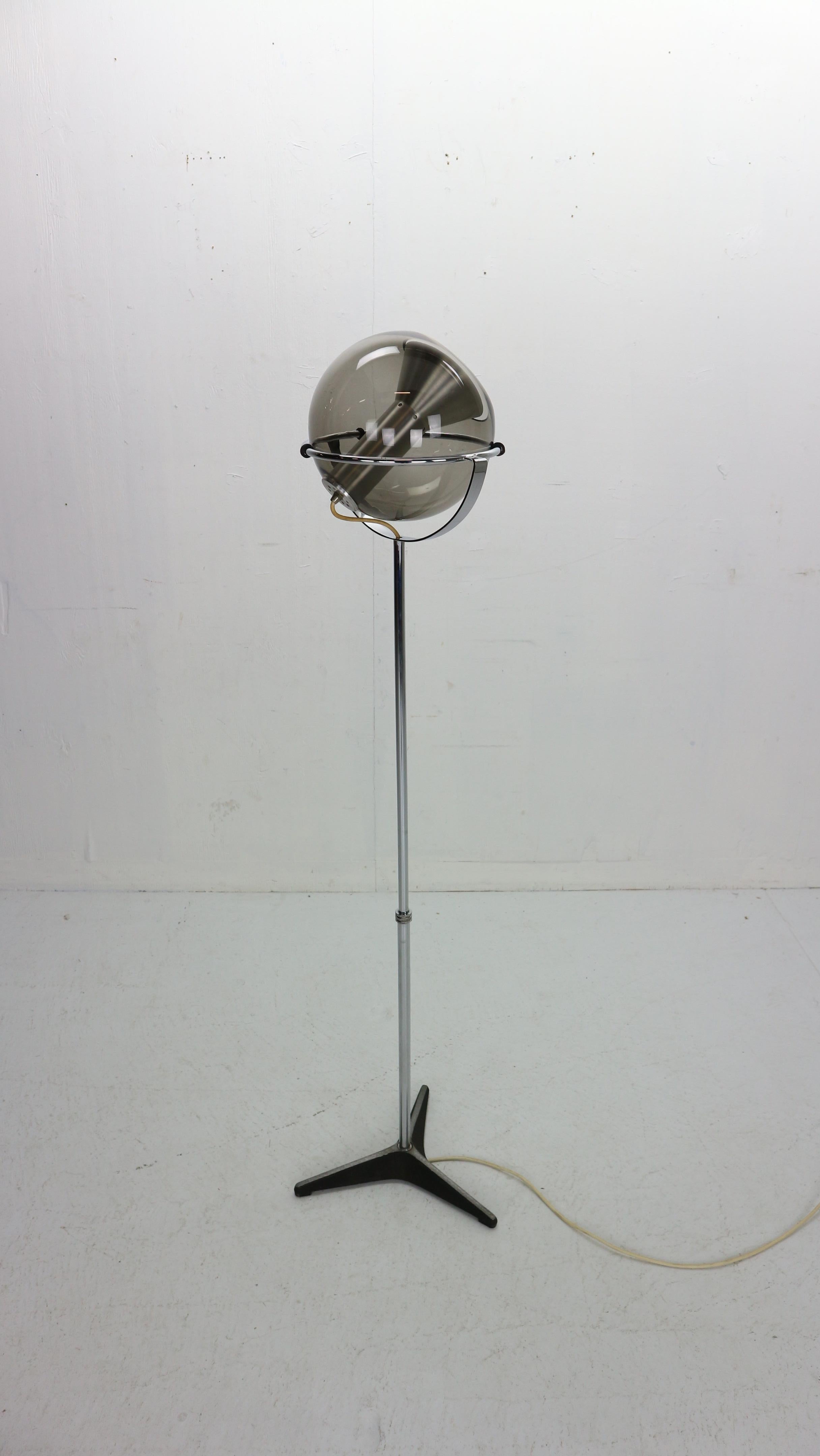 Mid-Century Modern Frank Ligtelijn Adjustable Globe Floor Lamp for RAAK, 1960 Dutch Design