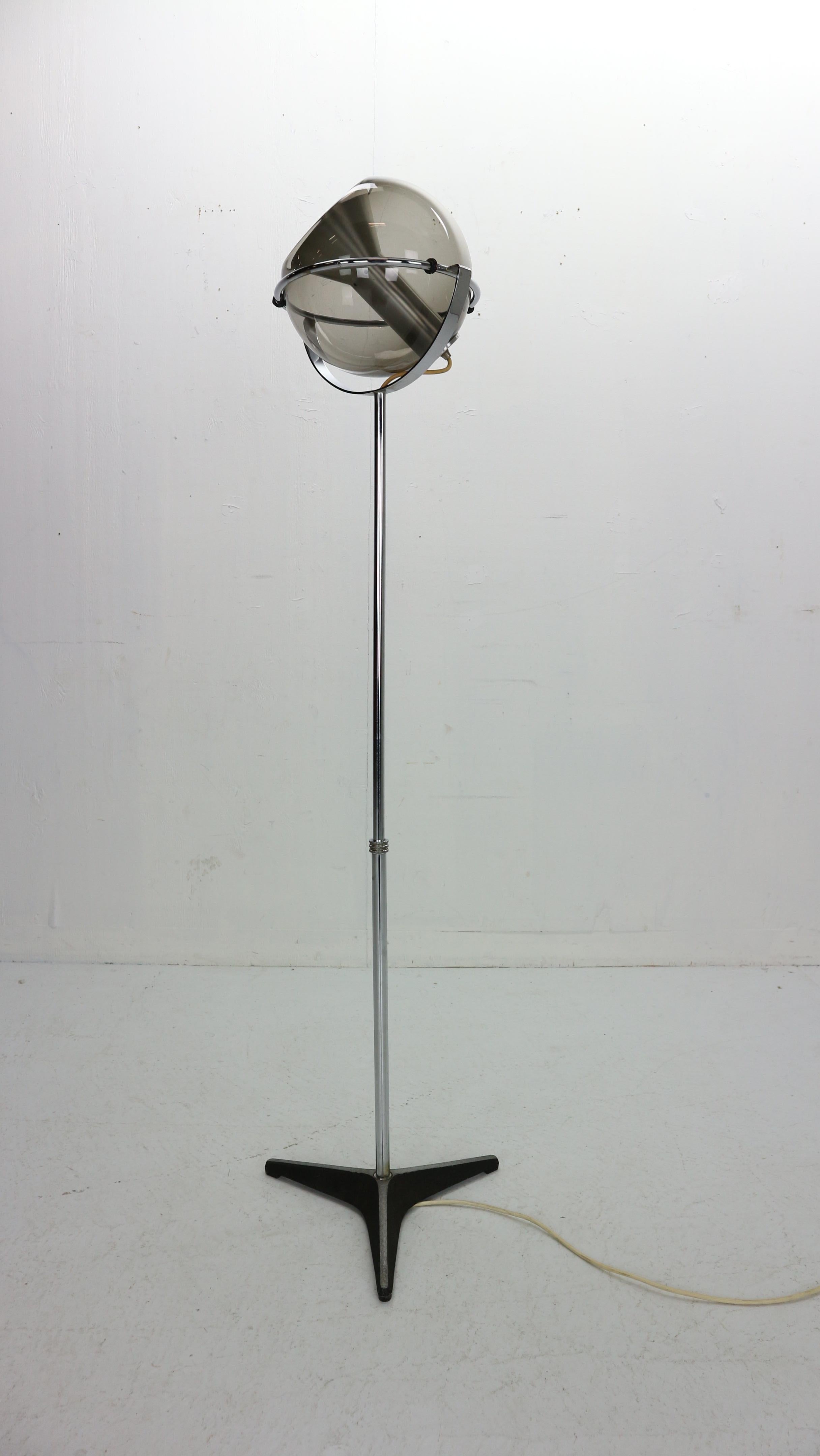 Smoked Glass Frank Ligtelijn Adjustable Globe Floor Lamp for RAAK, 1960 Dutch Design