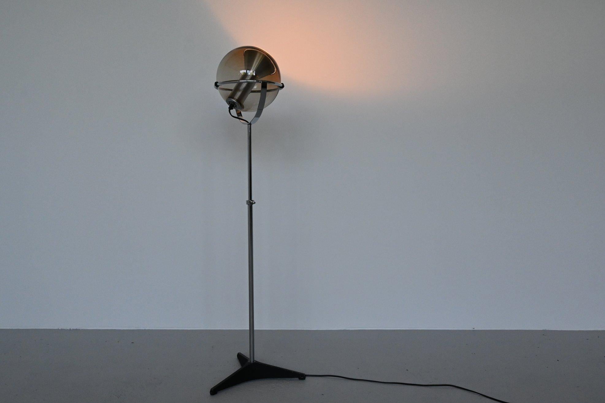Frank Ligtelijn Globe 2000 Floor Lamp RAAK Amsterdam, Netherlands, 1960 1