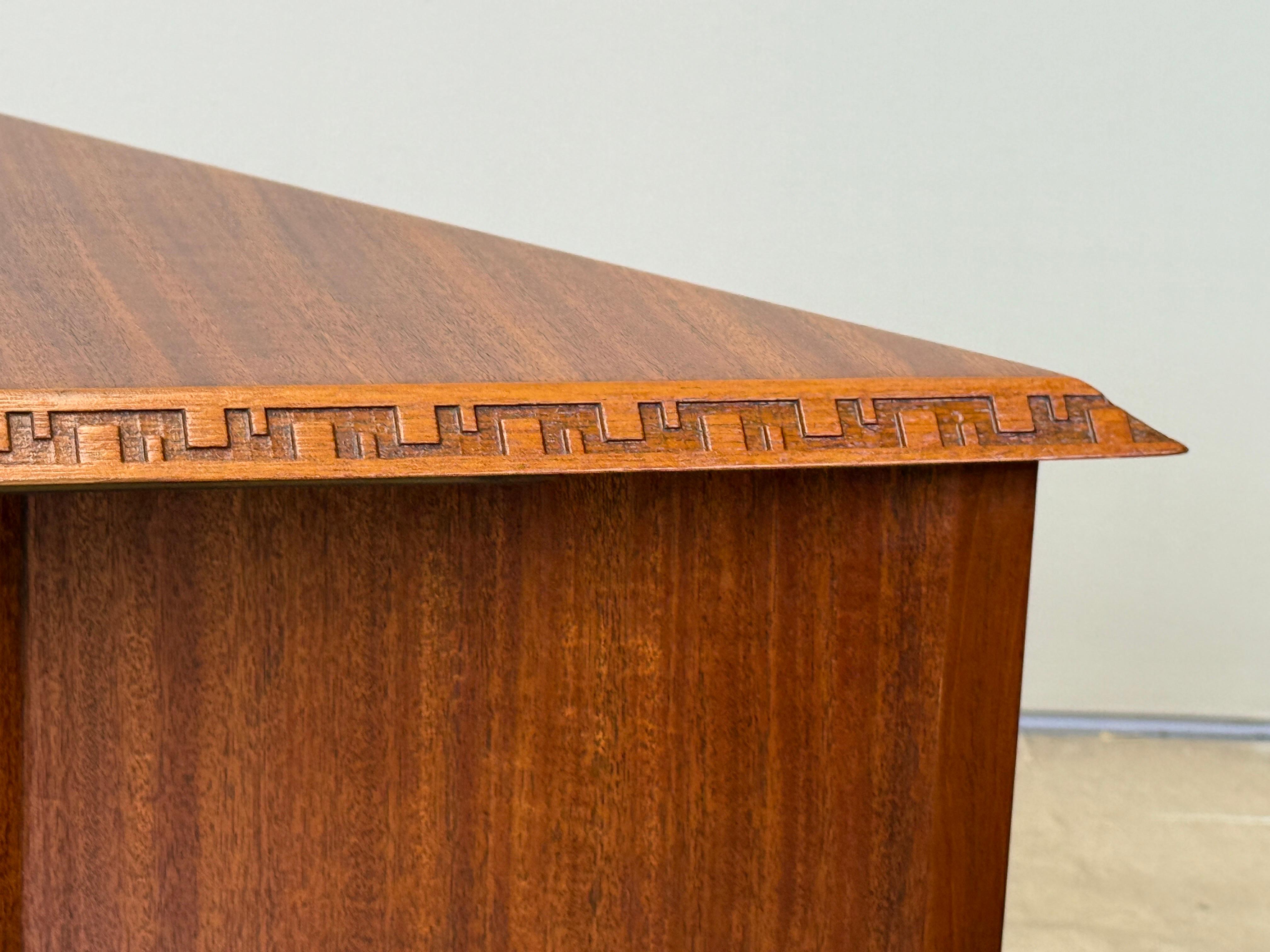 Frank Lloyd Wright 452 Beistelltische für Henredon im Angebot 1