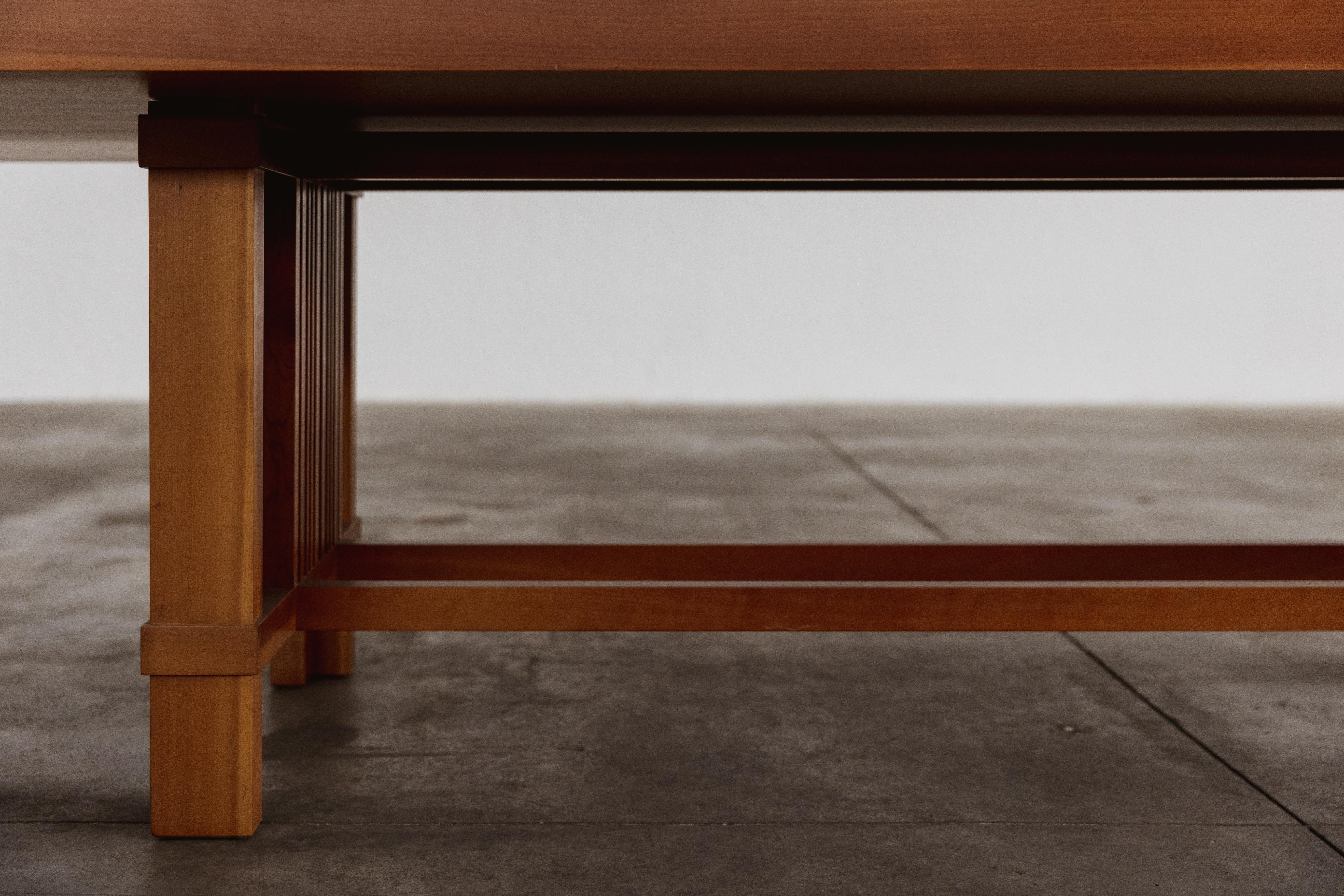 Mid-Century Modern Table de salle à manger 608 Taliesin de Frank Lloyd Wright pour Cassina, 1986 en vente