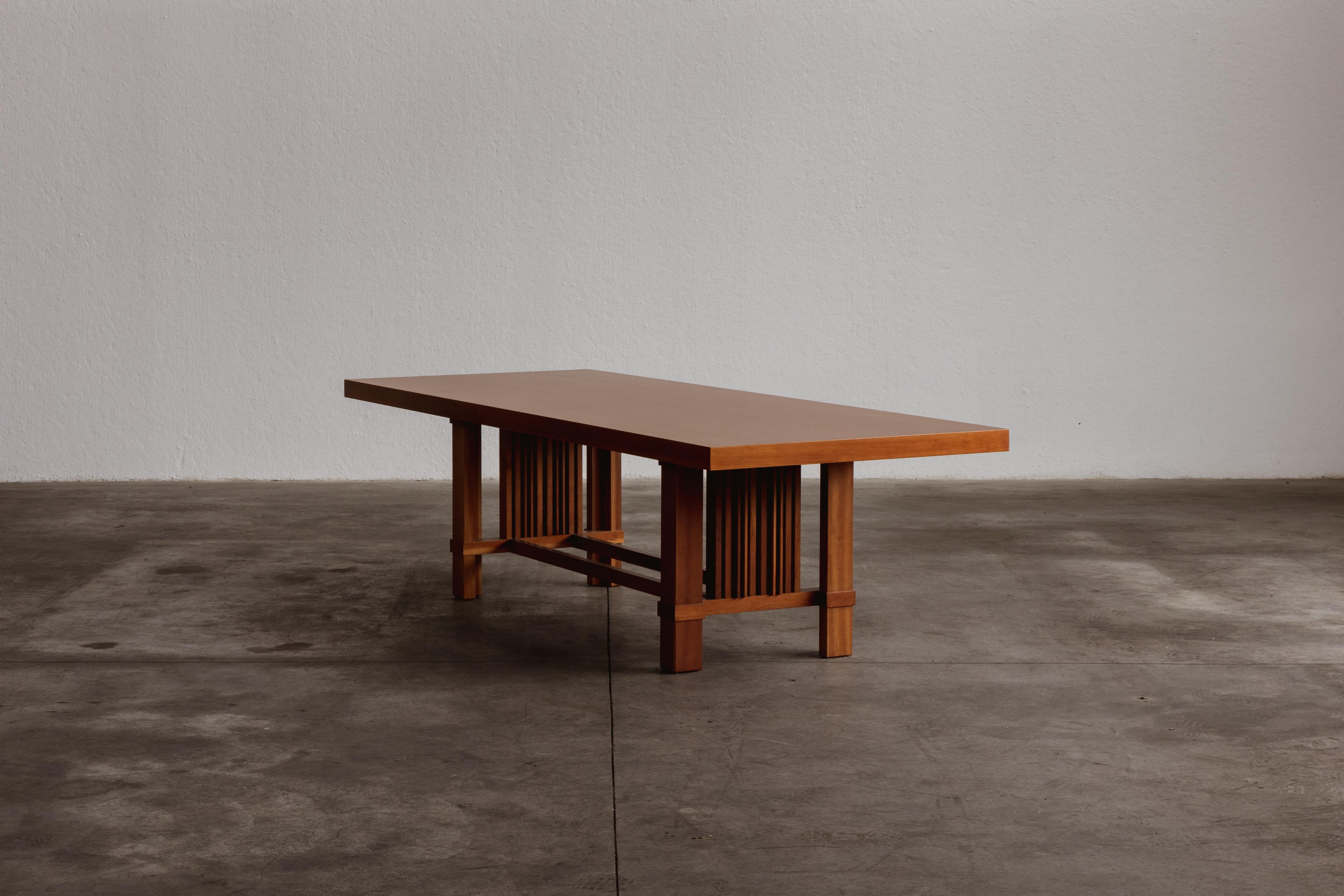 Frank Lloyd Wright “608 Taliesin” Dining Table for Cassina, 1986 In Good Condition For Sale In Lonigo, Veneto