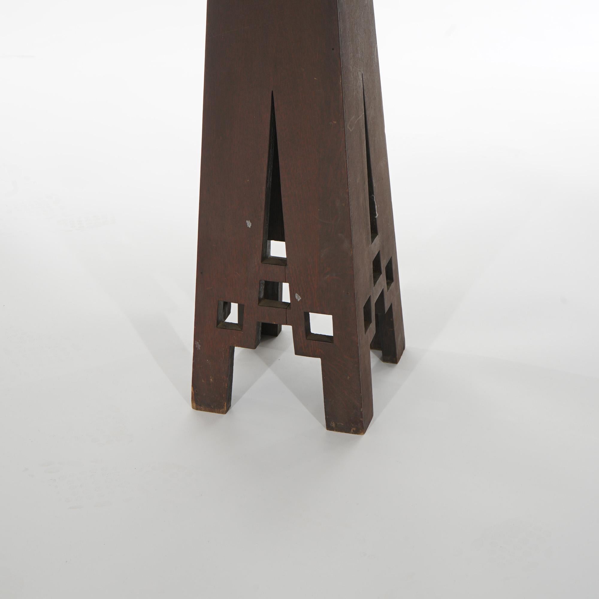 Frank Lloyd Wright Arts & Craft Ausschnitt Flared OAK Plant Stand C1910 (Arts and Crafts) im Angebot