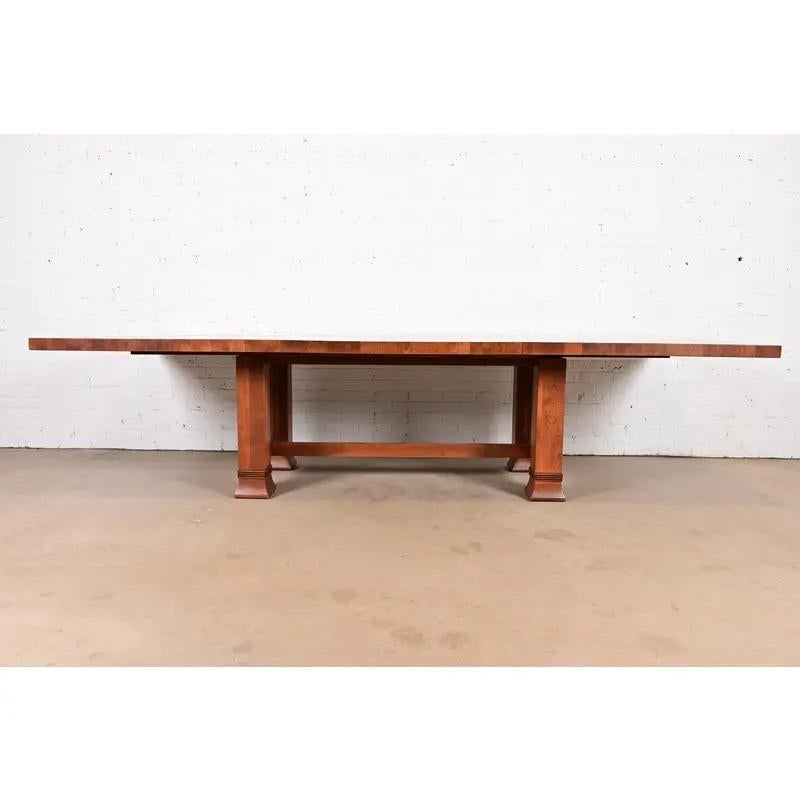 Mesa de comedor extensible Arts & Crafts Frank Lloyd Wright, recién acabada Estadounidense en venta