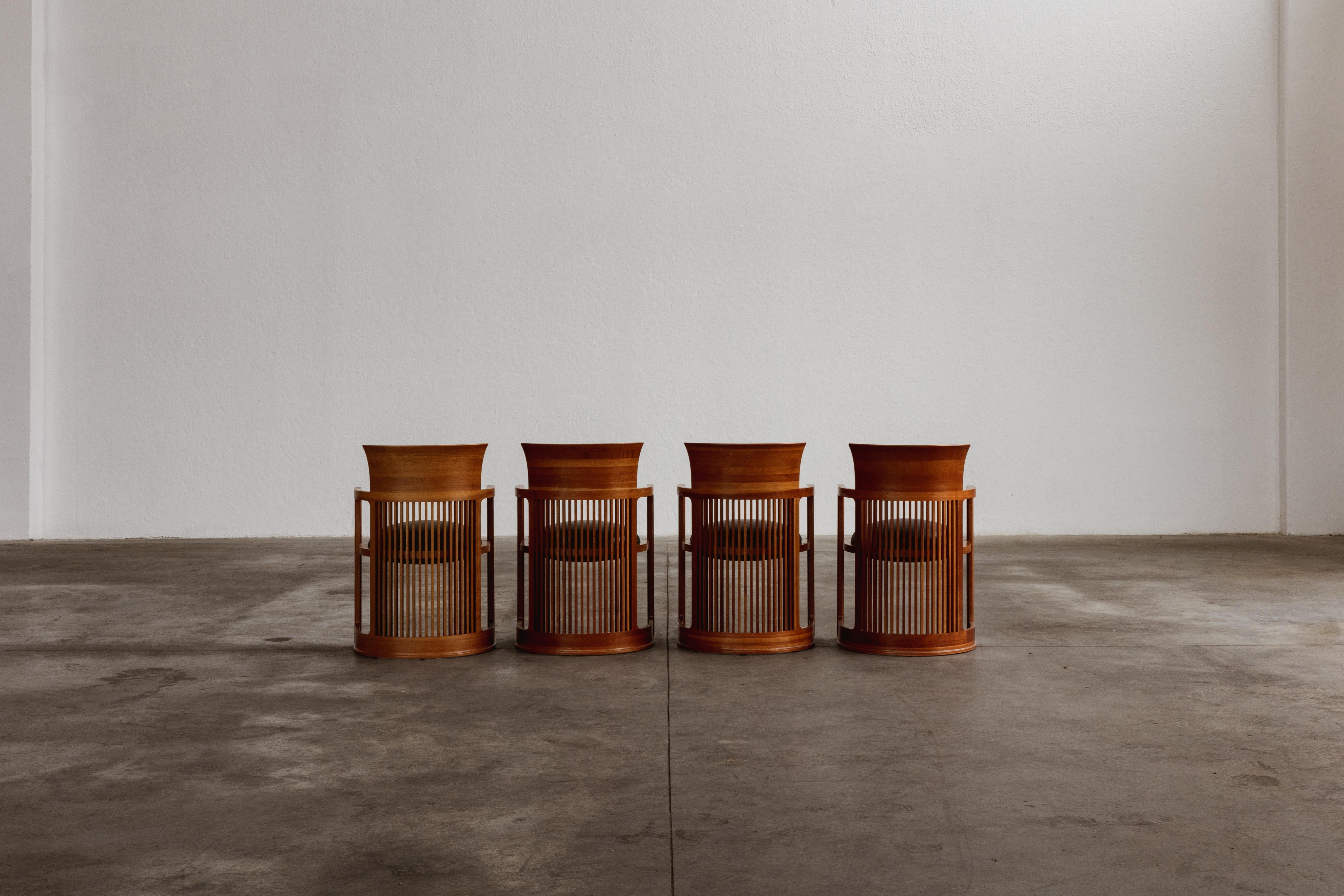 Chaises Barrel de Frank Lloyd Wright pour Cassina, 1937, ensemble de 4 pièces en vente 3