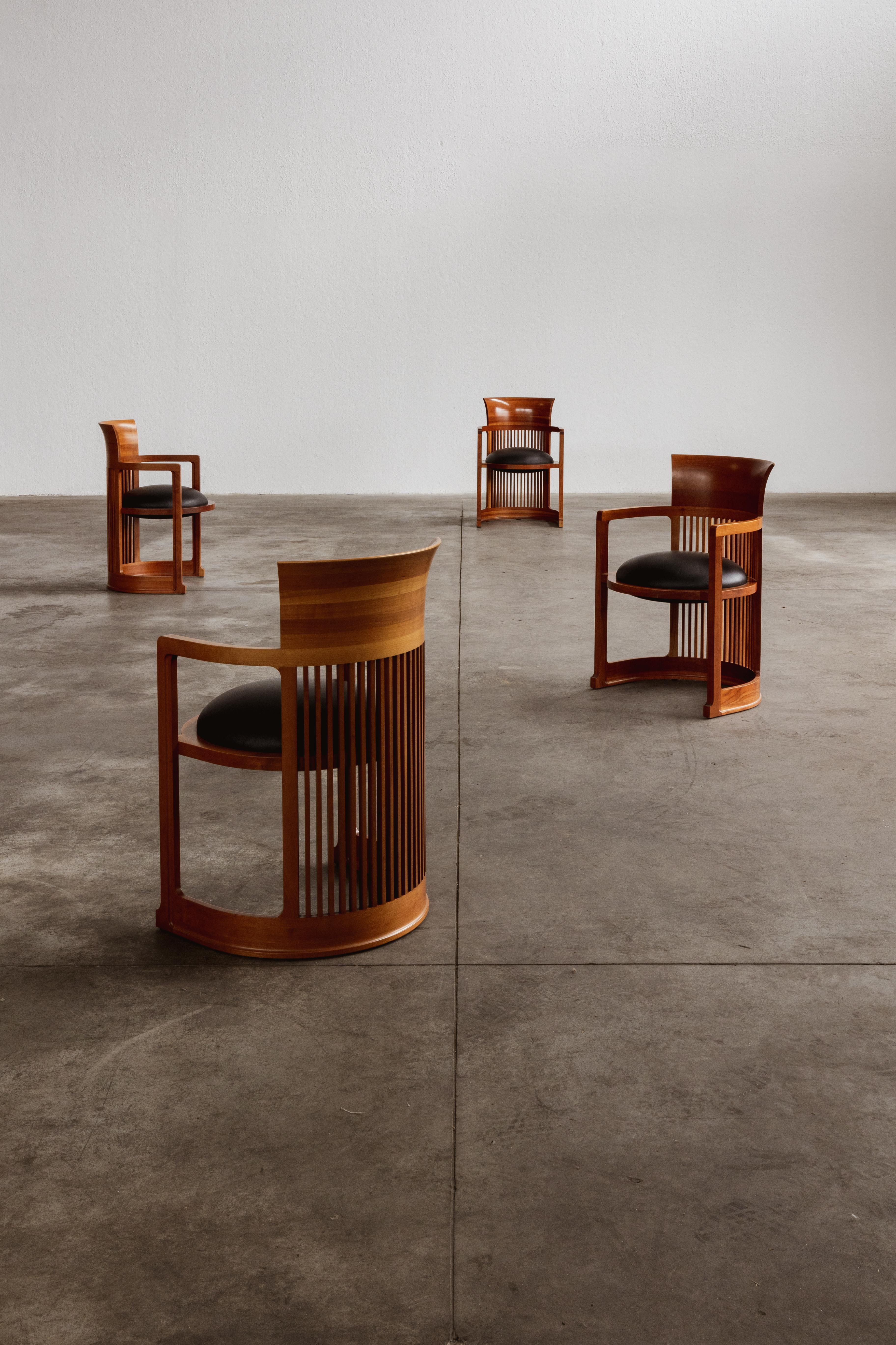 italien Chaises Barrel de Frank Lloyd Wright pour Cassina, 1937, ensemble de 4 pièces en vente