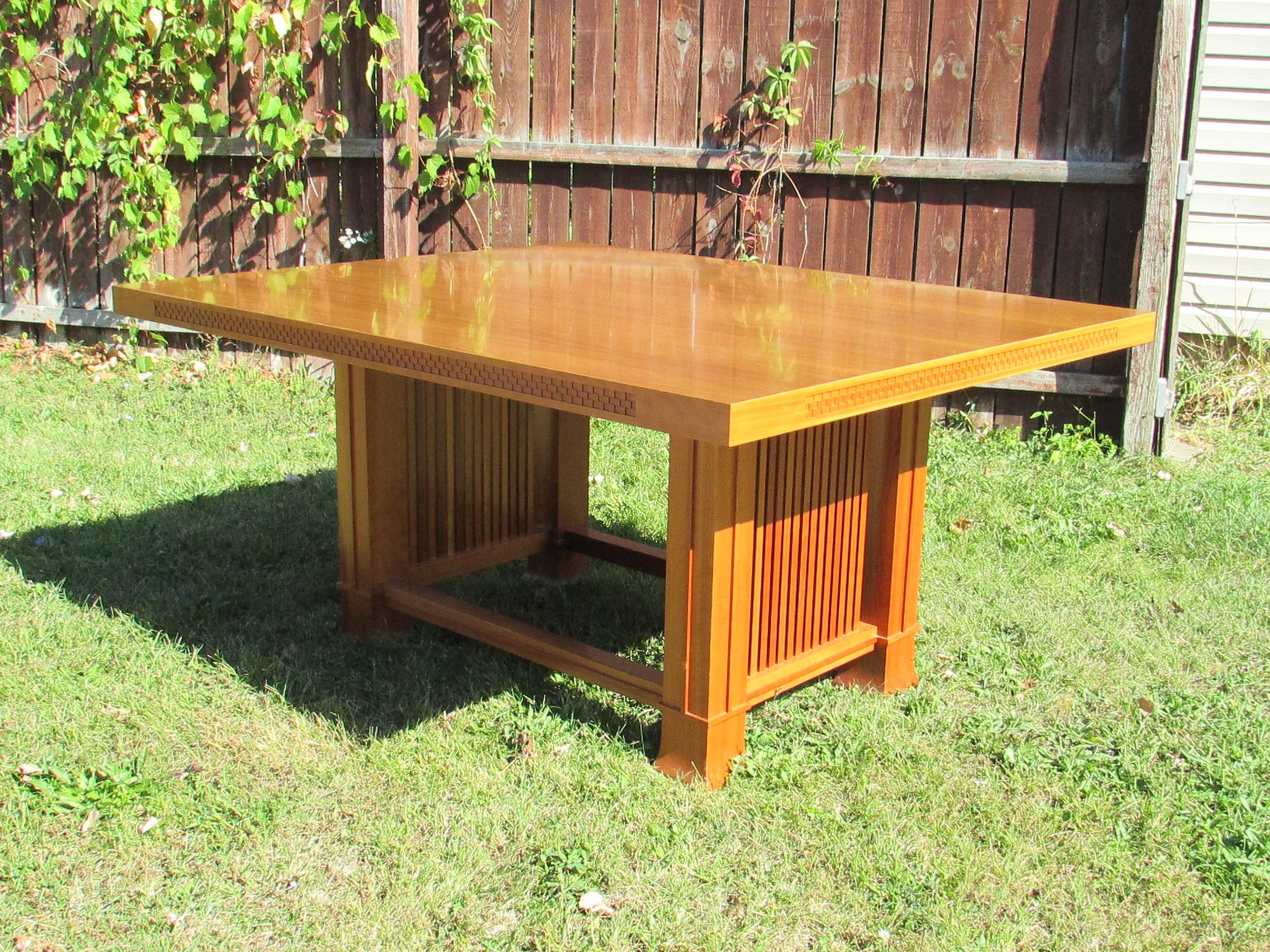 Frank Lloyd Wright Cassina Husser Haus Kirsche Holz  Tabelle 615 signiert nummeriert (Arts and Crafts) im Angebot