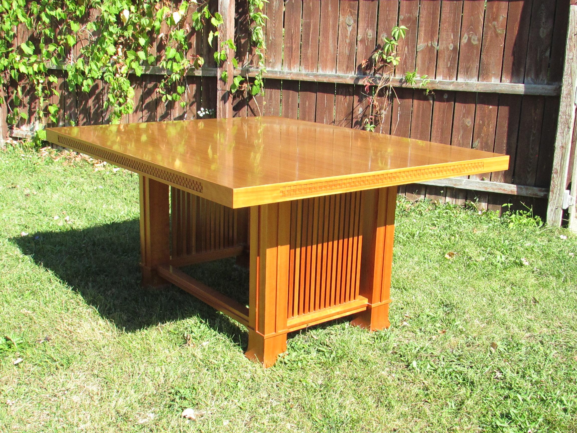 Frank Lloyd Wright Cassina Husser Haus Kirsche Holz  Tabelle 615 signiert nummeriert (Italienisch) im Angebot