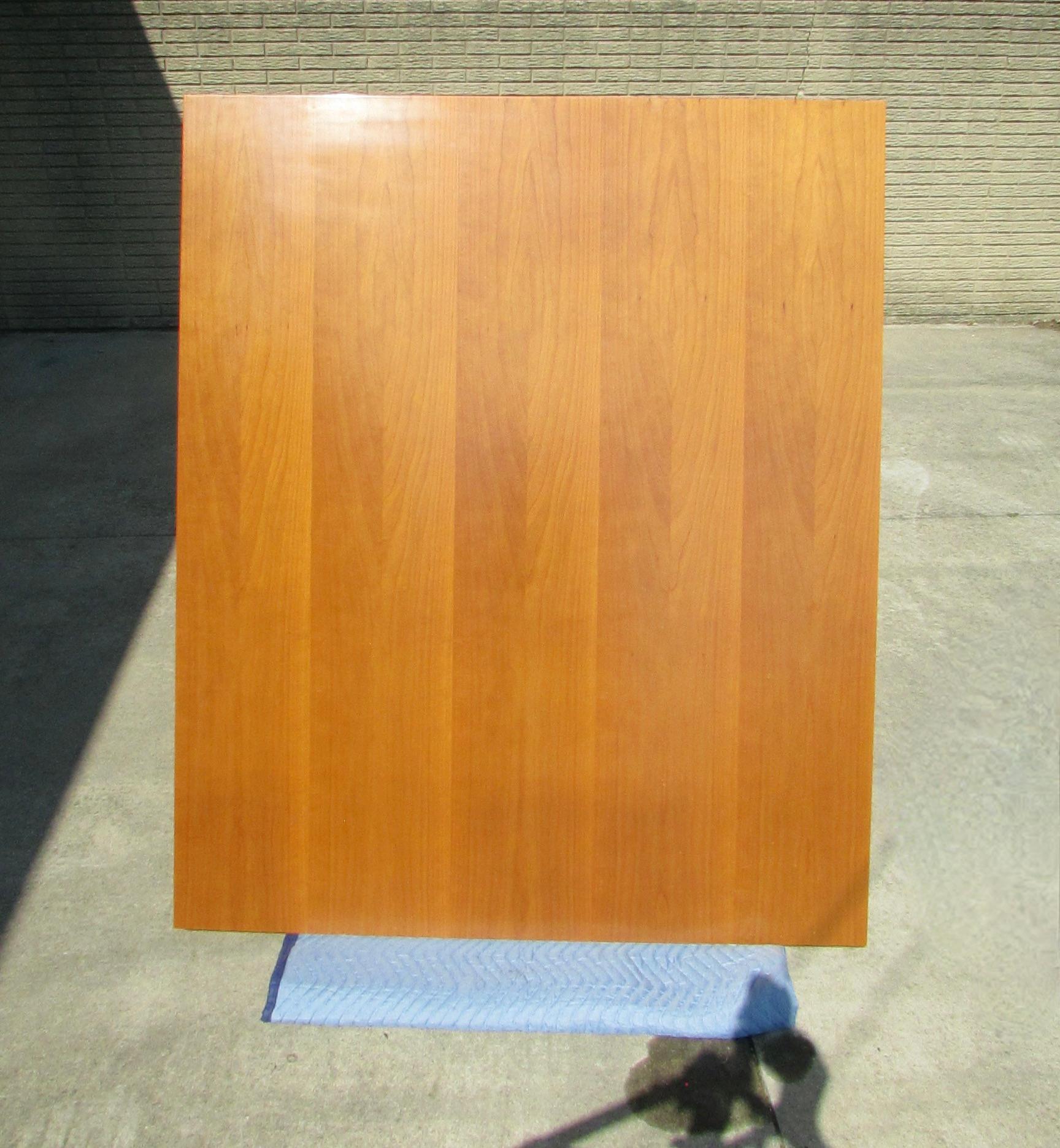 Frank Lloyd Wright Cassina Husser Haus Kirsche Holz  Tabelle 615 signiert nummeriert (20. Jahrhundert) im Angebot