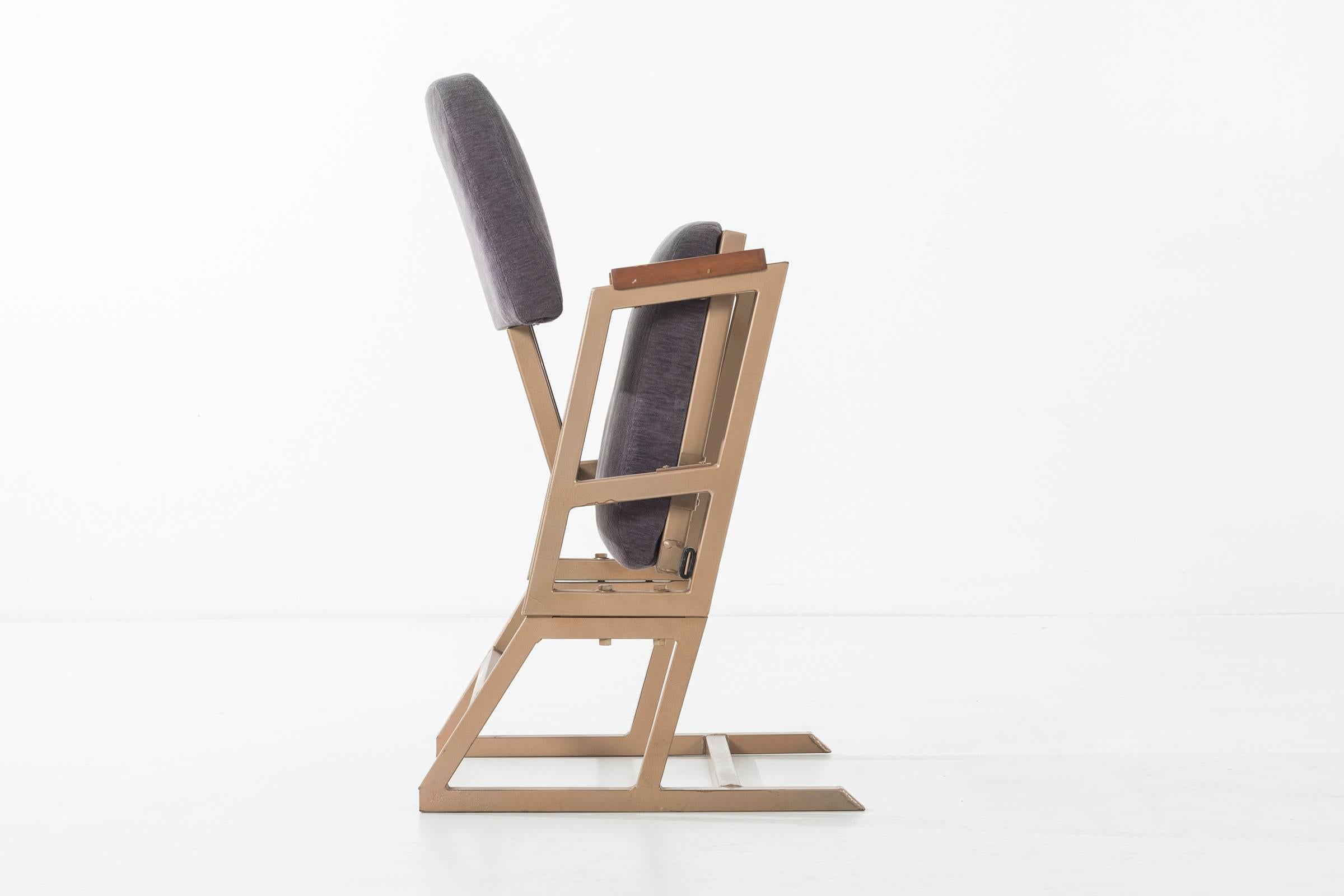 Maßgefertigte Stühle von Frank Lloyd Wright im Zustand „Gut“ im Angebot in Chicago, IL