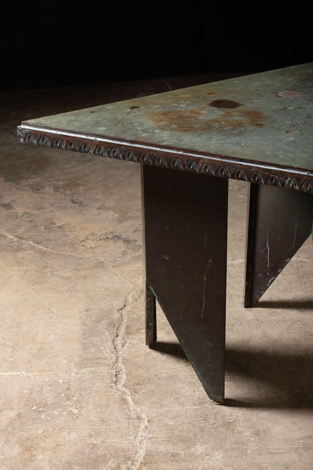 Americano Tavolo in rame personalizzato di Frank Lloyd Wright con patina originale di Verdigris 1956 in vendita