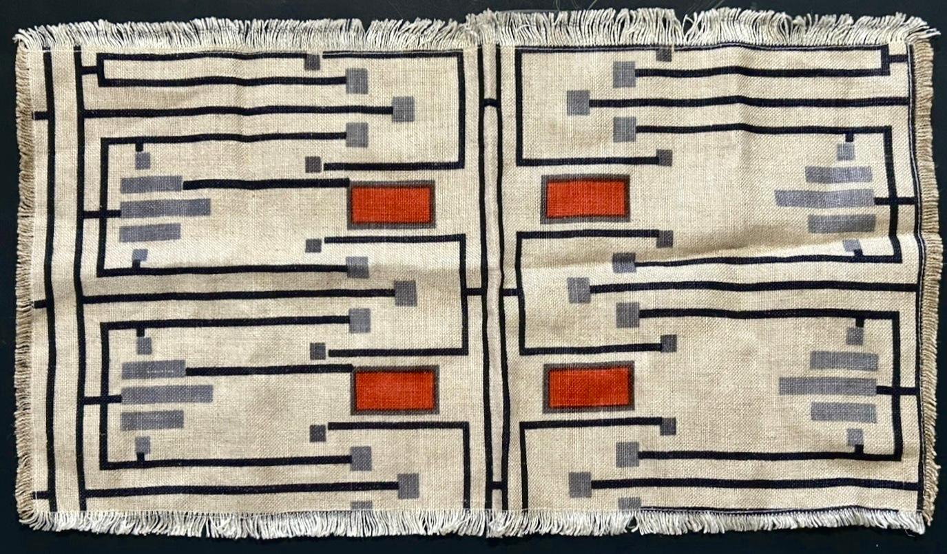 Campione parziale del disegno #105.   Frank Lloyd Wright per Schumacher,  c. 1955. USA

Frank Lloyd Wright progettò una linea di tessuti decorativi e carte da parati chiamata 