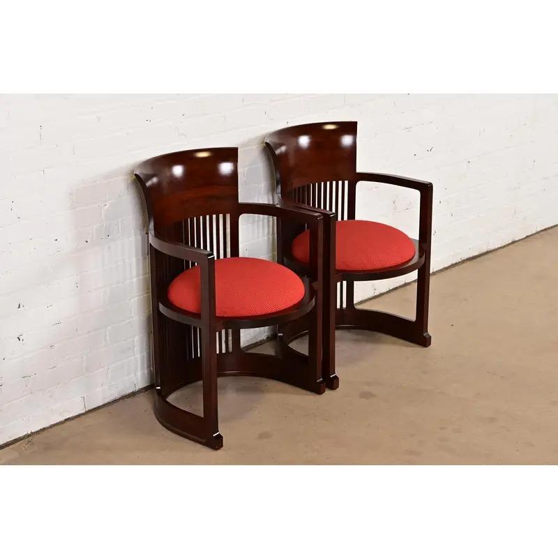Frank Lloyd Wright für Cassina Arts & Crafts Barrel Chairs, Paar im Zustand „Gut“ im Angebot in South Bend, IN