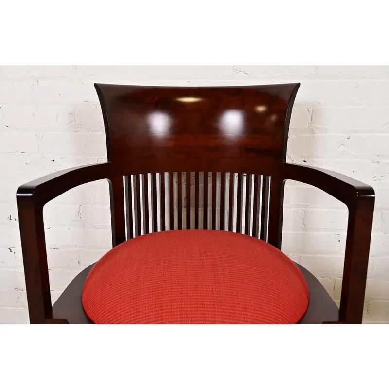 Frank Lloyd Wright für Cassina Arts & Crafts Barrel Chairs, Paar (Polster) im Angebot