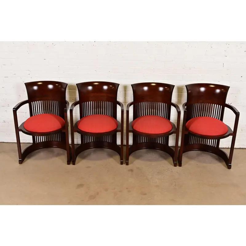Frank Lloyd Wright für Cassina Arts & Crafts Barrel Chairs, Satz von vier (Arts and Crafts) im Angebot