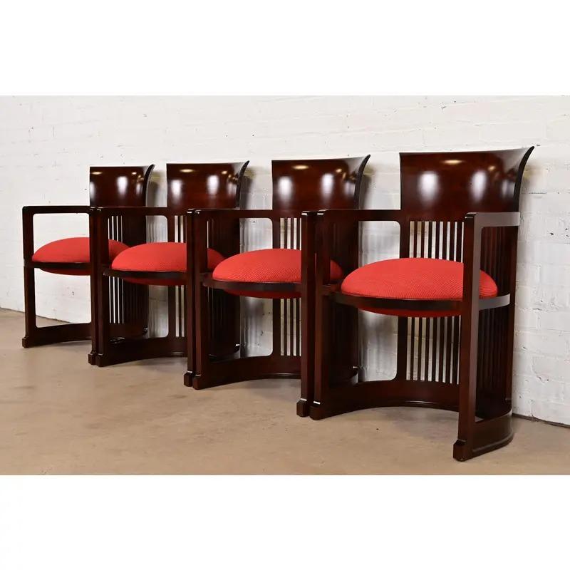 Frank Lloyd Wright für Cassina Arts & Crafts Barrel Chairs, Satz von vier (Italienisch) im Angebot