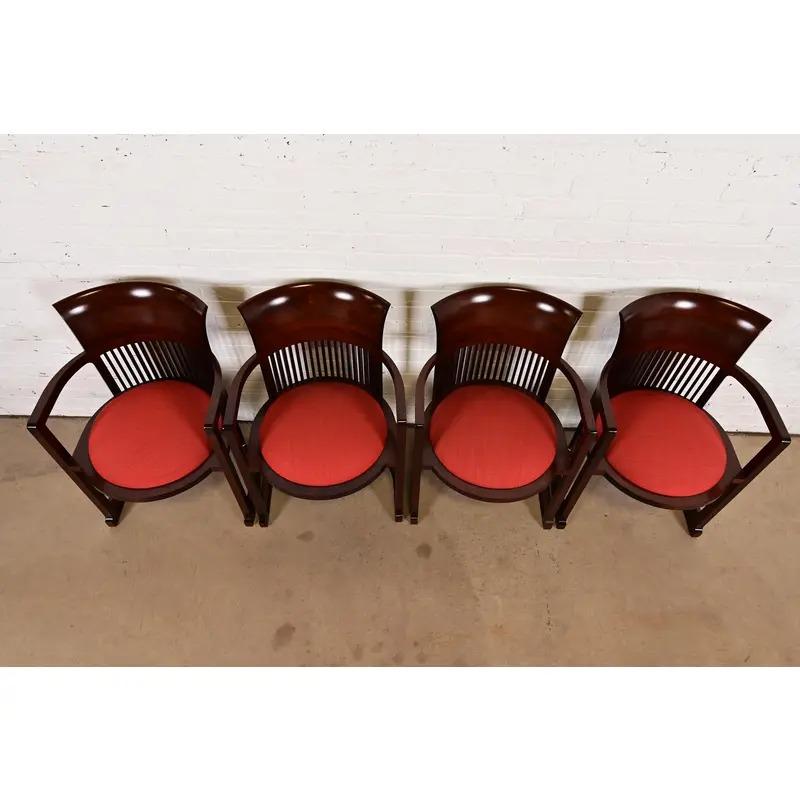 Frank Lloyd Wright für Cassina Arts & Crafts Barrel Chairs, Satz von vier (20. Jahrhundert) im Angebot