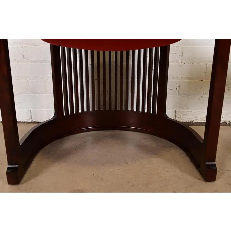 Frank Lloyd Wright für Cassina Arts & Crafts Barrel Chairs, Satz von vier im Angebot 2