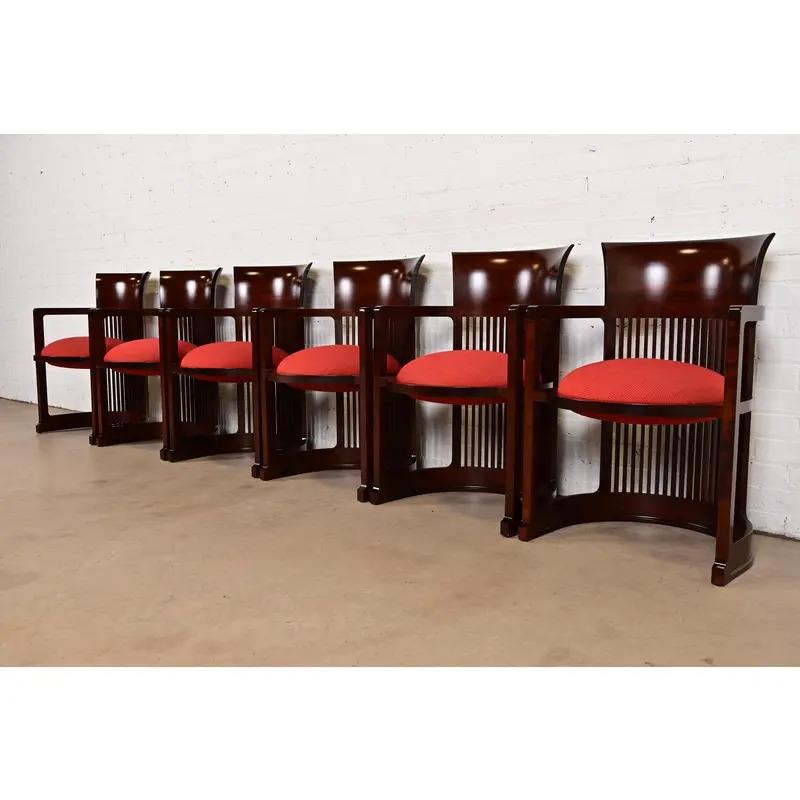 Frank Lloyd Wright für Cassina Arts & Crafts Barrel Chairs, Satz von sechs (Italienisch) im Angebot