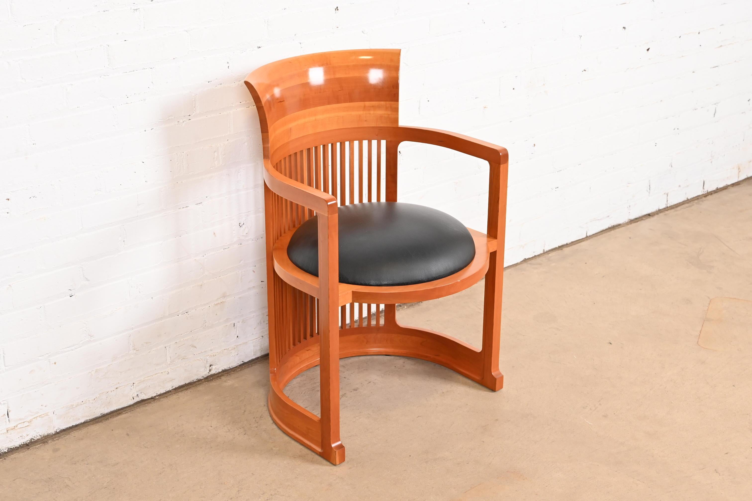 Frank Lloyd Wright for Cassina Arts & Crafts Cherry Wood Barrel Chair In Good Condition In South Bend, IN