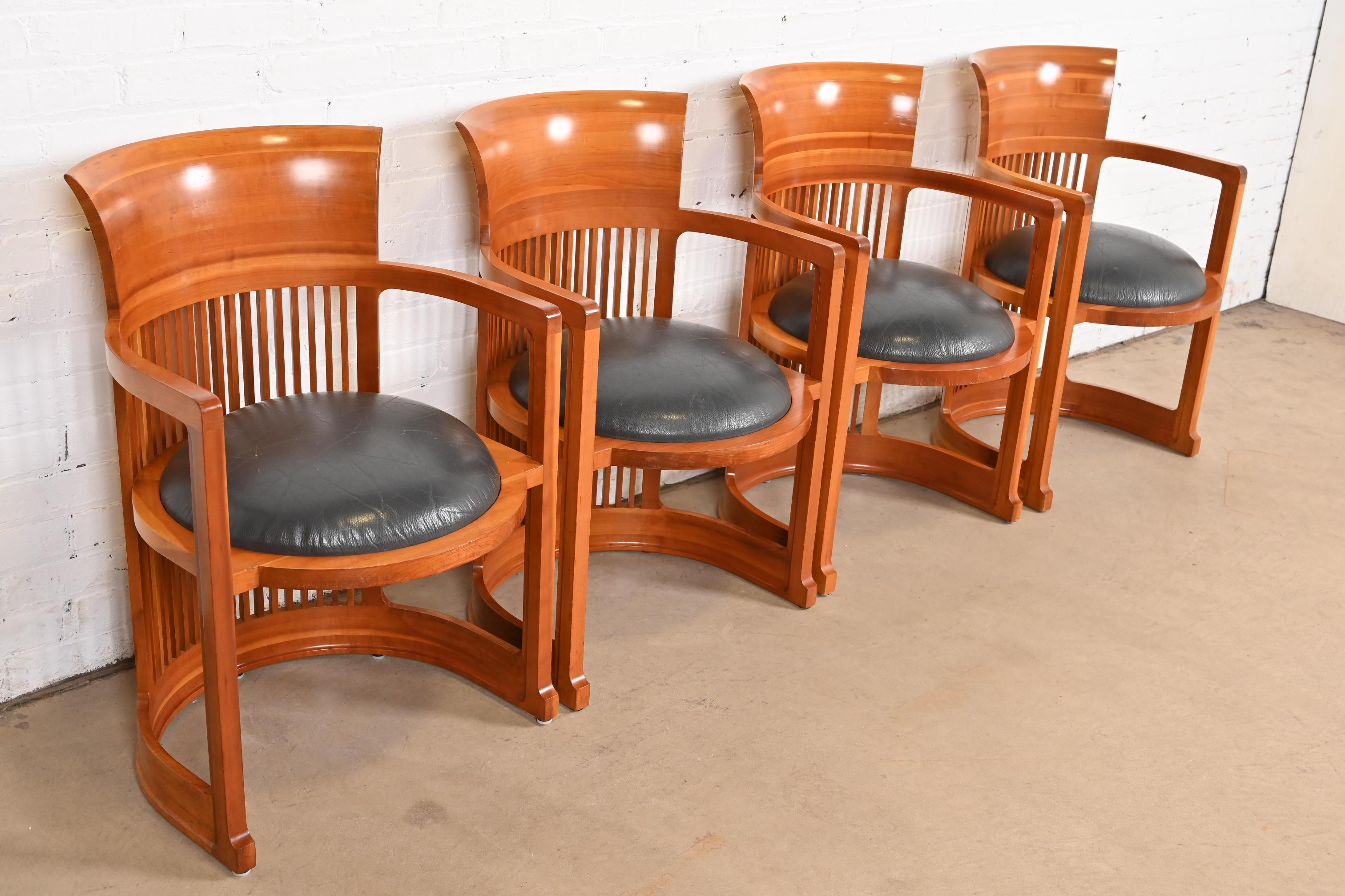 Frank Lloyd Wright for Cassina Arts & Crafts Cherry Wood Barrel Chairs, Set of 4 In Good Condition In South Bend, IN