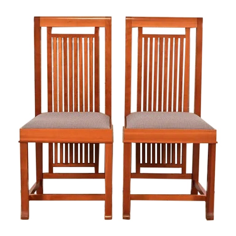 Frank Lloyd Wright per Cassina Sedie da pranzo in legno di ciliegio, coppia