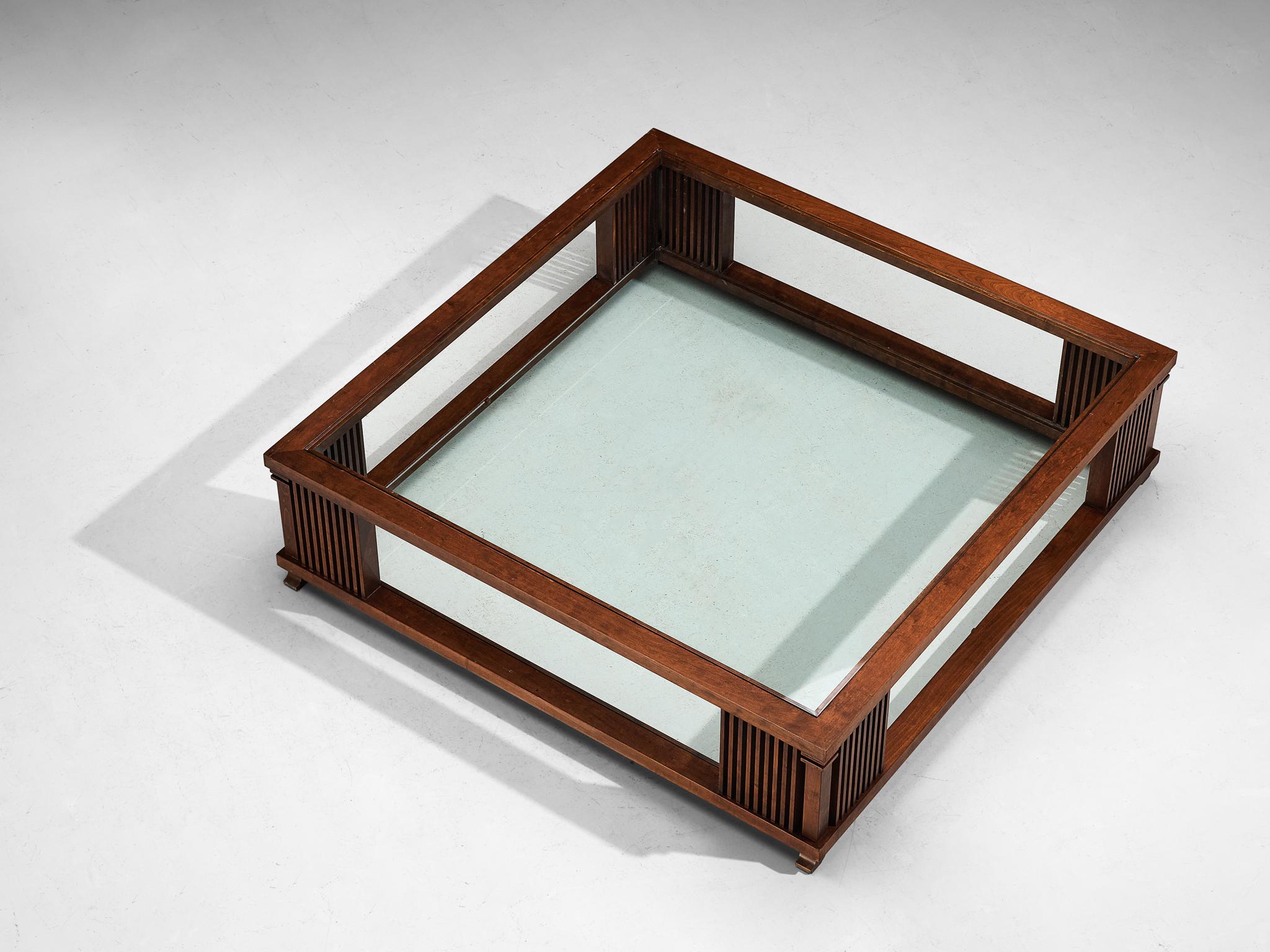 Frank Lloyd Wright for Cassina 'Robie' Coffee Table in Maple and Glass  In Good Condition For Sale In Waalwijk, NL