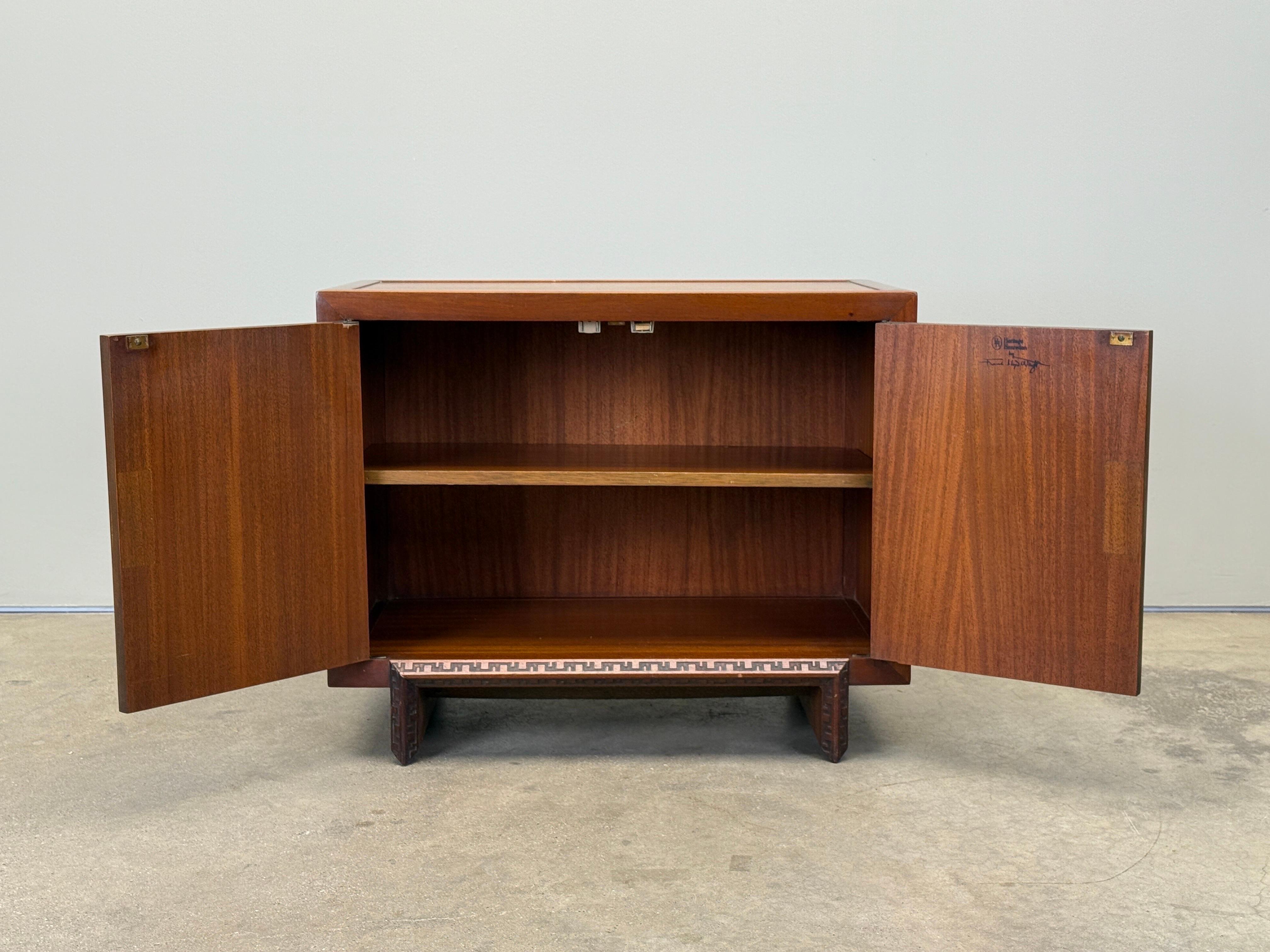 Mogano Frank Lloyd Wright per il Gabinetto Henredon in vendita