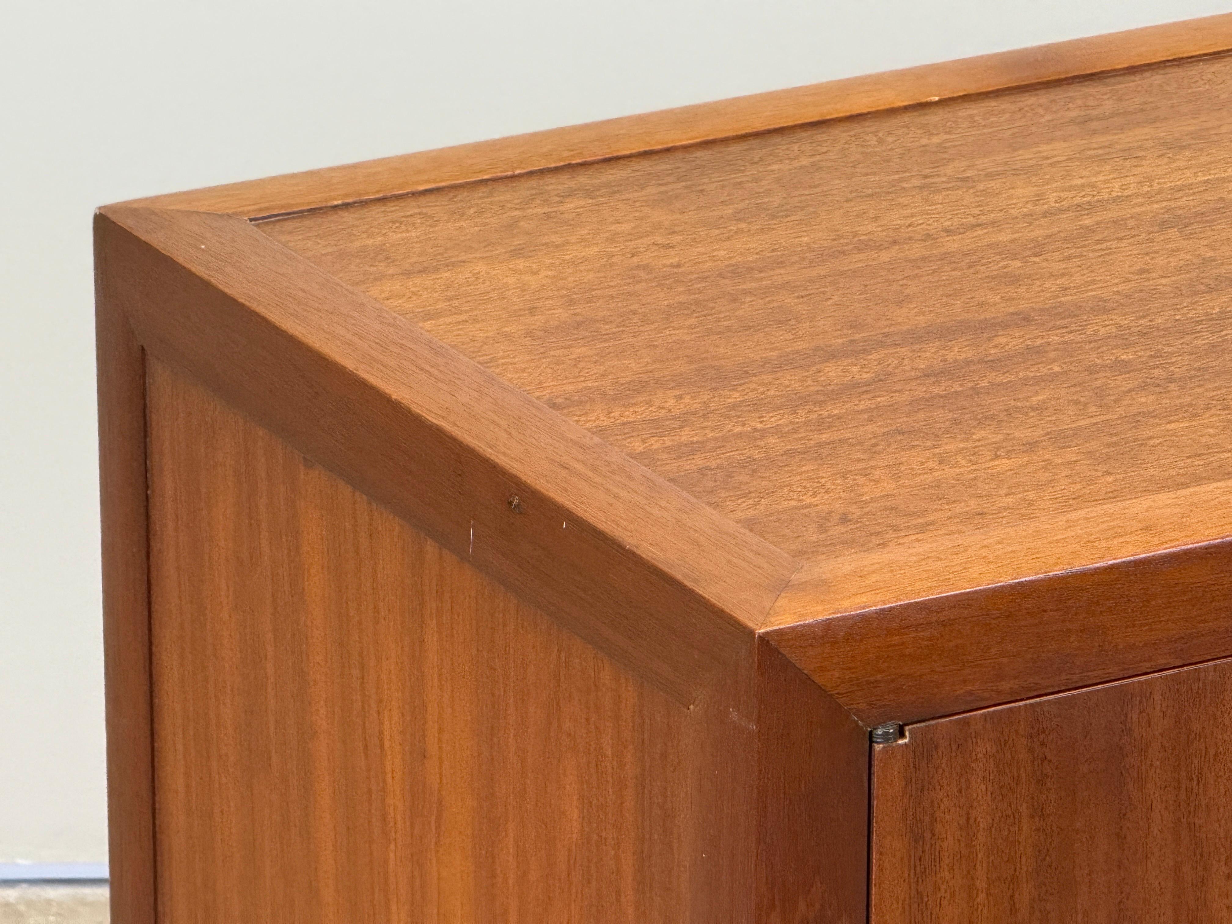Frank Lloyd Wright per il Gabinetto Henredon in vendita 4